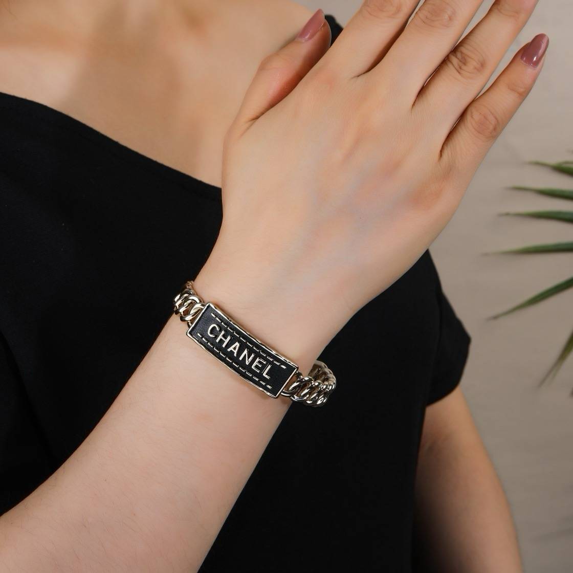 CHANEL シャネル レディース ブレスレット ロゴプレート チェーンモチーフ ブランドブレスレット シルバー - 画像 6