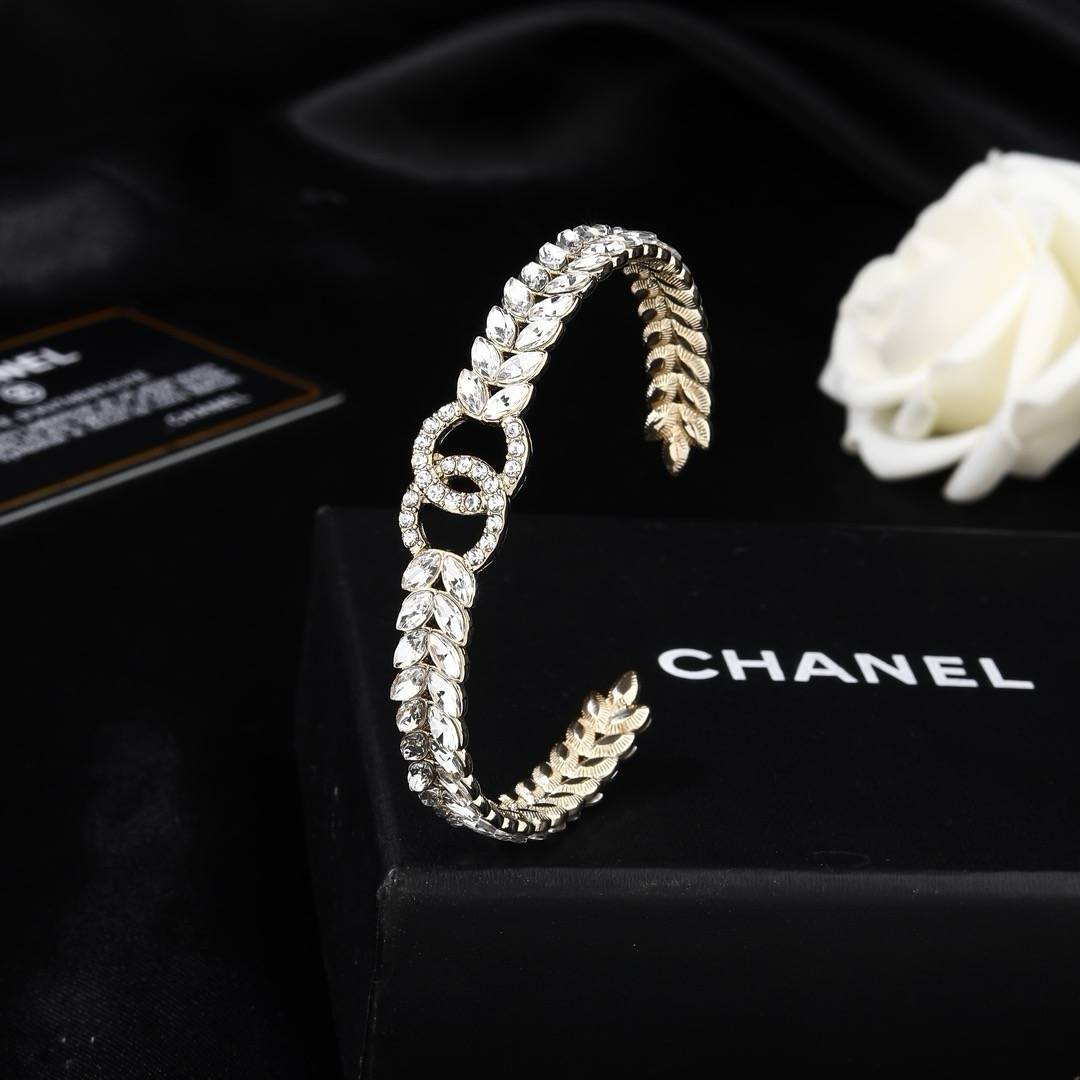 CHANEL シャネル レディース ブレスレット ダブルC チェーンモチーフ ブランドブレスレット ゴールド