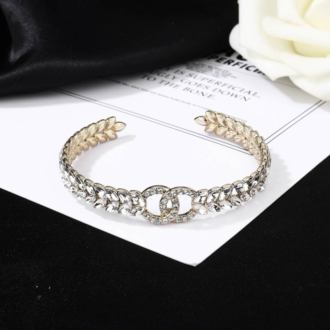 CHANEL シャネル レディース ブレスレット ダブルC チェーンモチーフ ブランドブレスレット ゴールド - 画像 2
