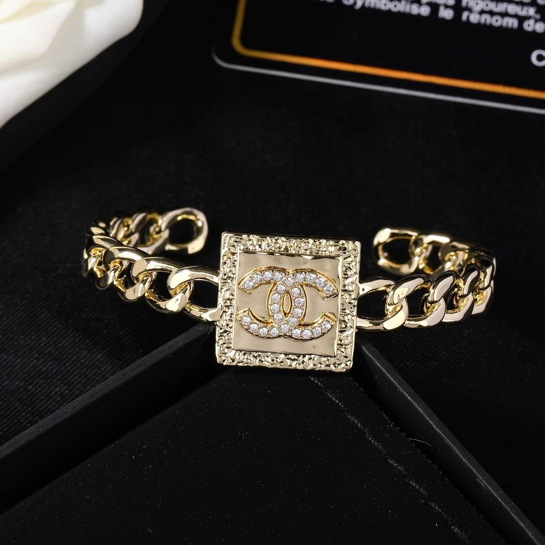 CHANEL シャネル レディース ブレスレット CCロゴ チェーンモチーフ ブランドブレスレット ゴールド - 画像 4