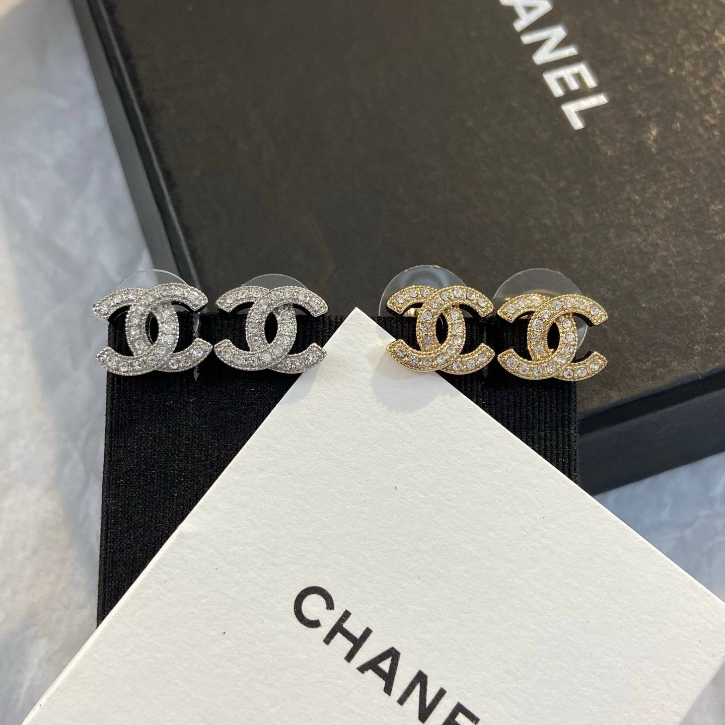 CHANEL シャネル レディース ピアス CCロゴ シルバー ブランドピアス 上品なアクセサリー
