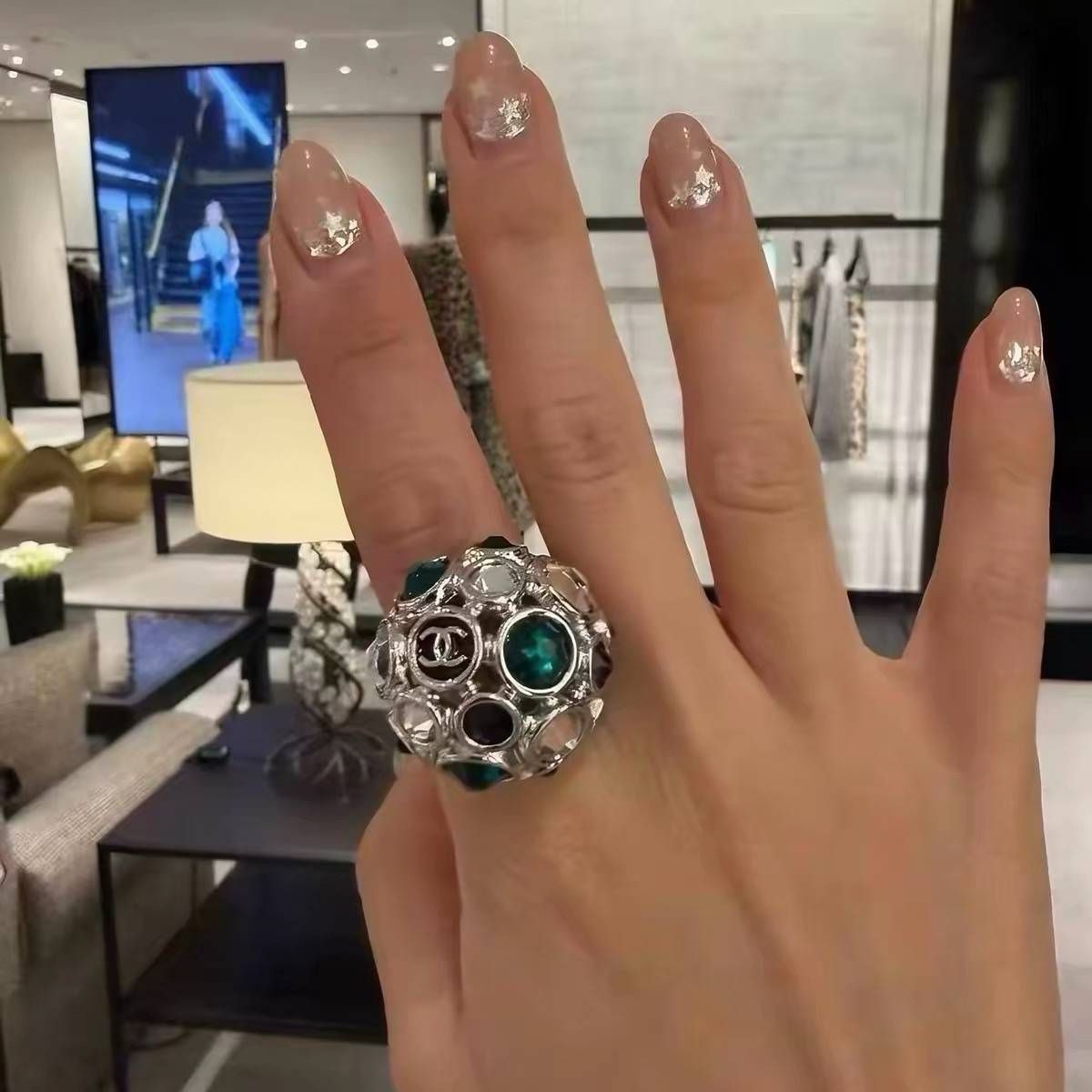 CHANEL シャネル レディース リング ロゴプレート デザイン ブランドリング ブランドジュエリー シルバー - 画像 3