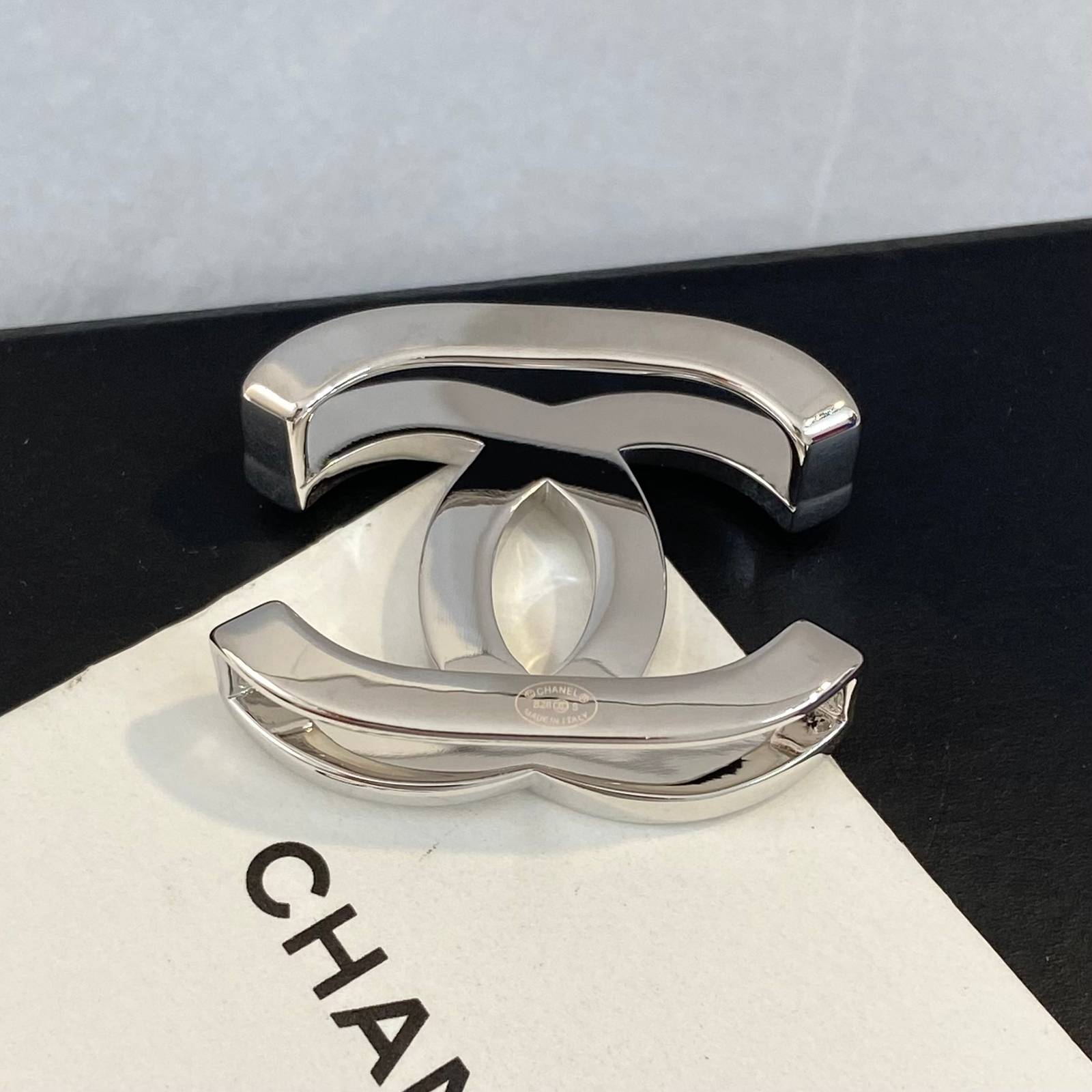 CHANEL シャネル レディース ブローチ CCロゴ チェーンモチーフ ブランドブローチ シルバー - 画像 6