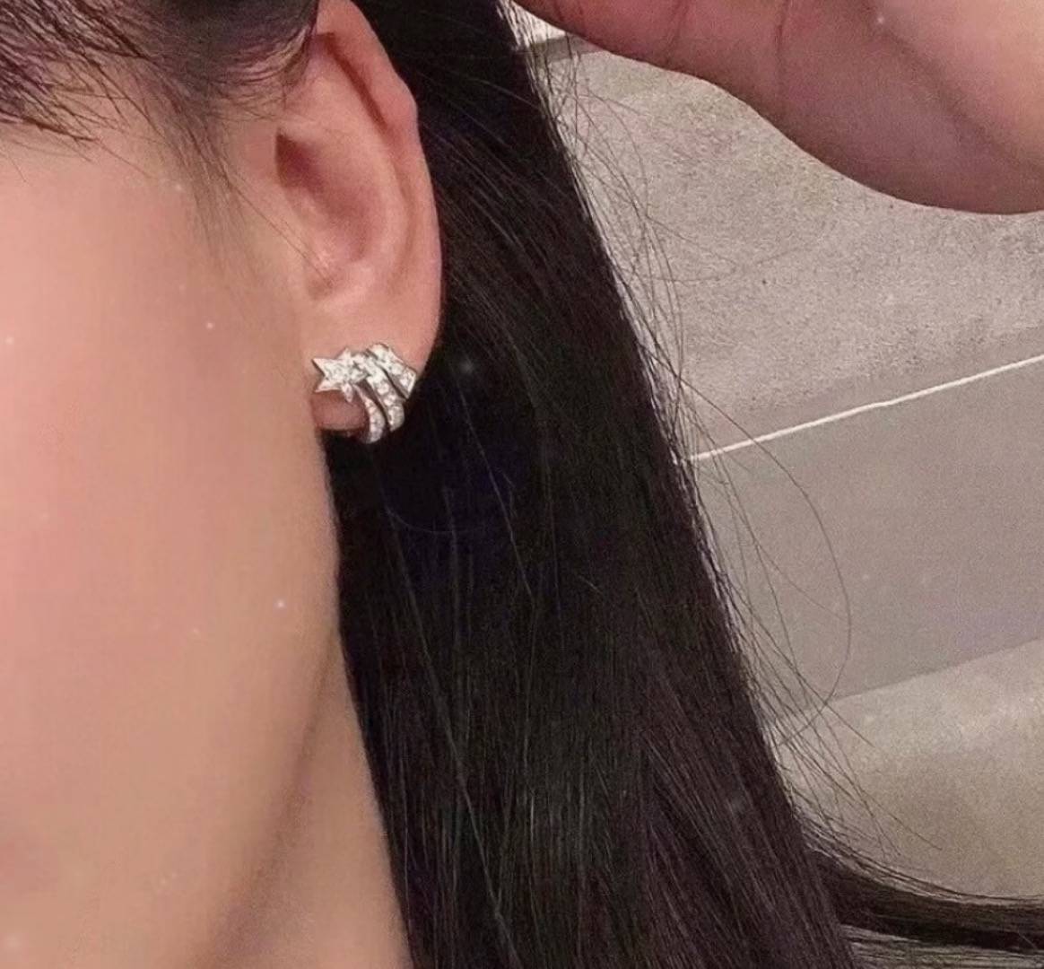 CHANEL シャネル レディース ピアス ロゴプレート ダイヤモンド ブランドピアス ブランドジュエリー ホワイト - 画像 4