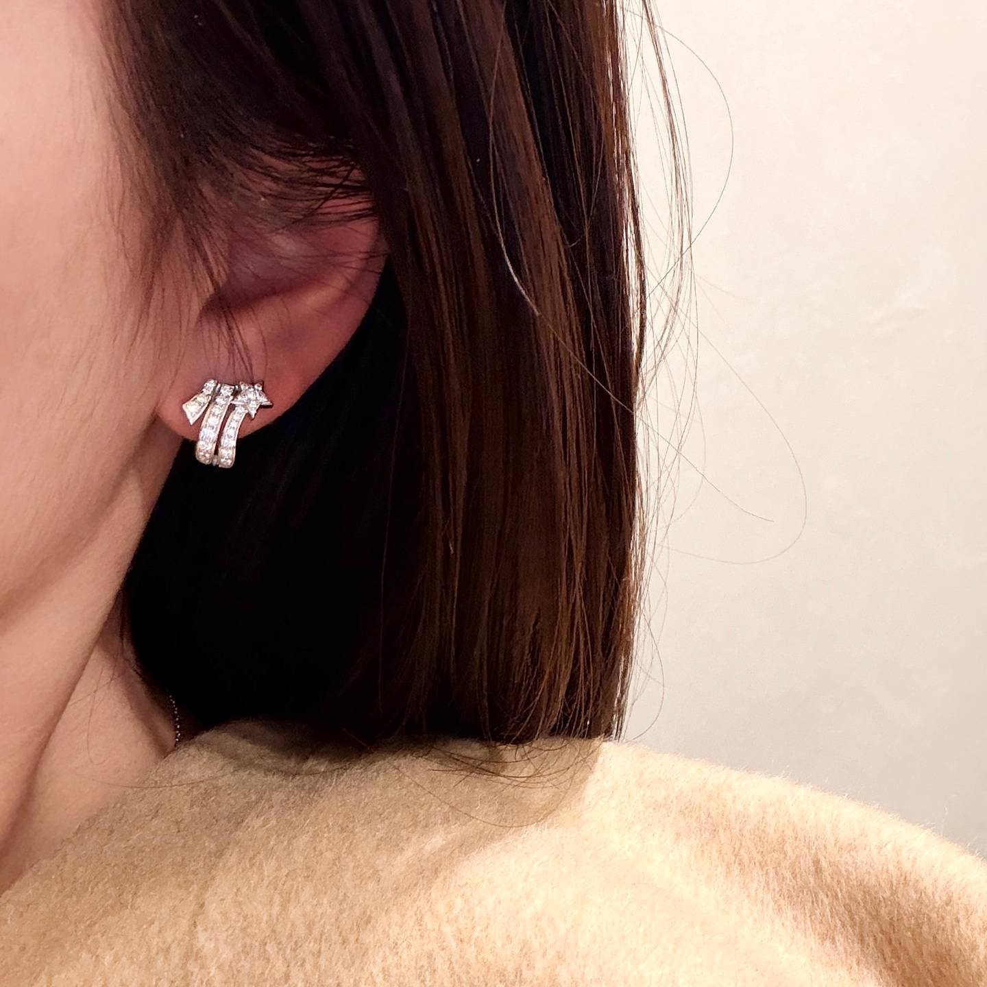 CHANEL シャネル レディース ピアス ロゴプレート ダイヤモンド ブランドピアス ブランドジュエリー ホワイト - 画像 6