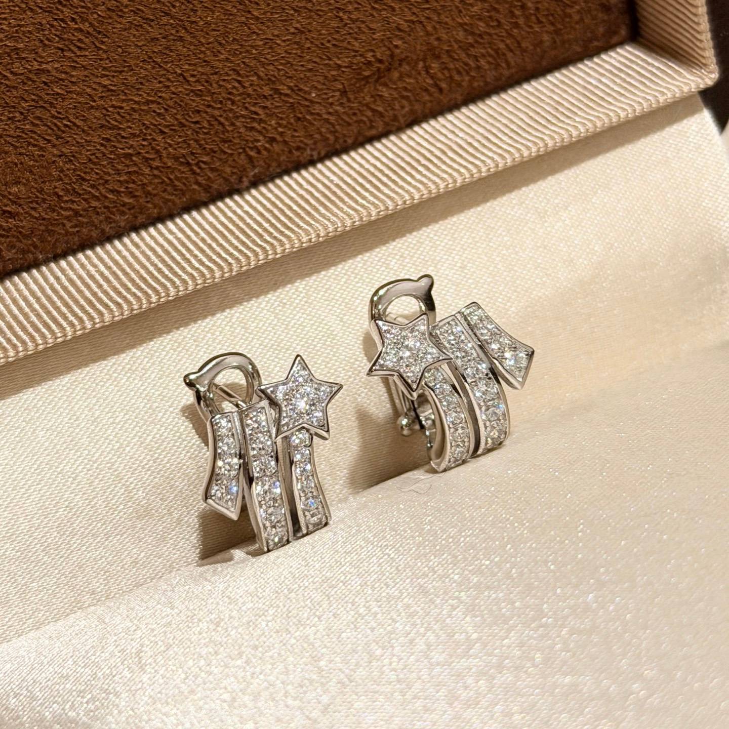 CHANEL シャネル レディース ピアス ロゴプレート ダイヤモンド ブランドピアス ブランドジュエリー ホワイト - 画像 7