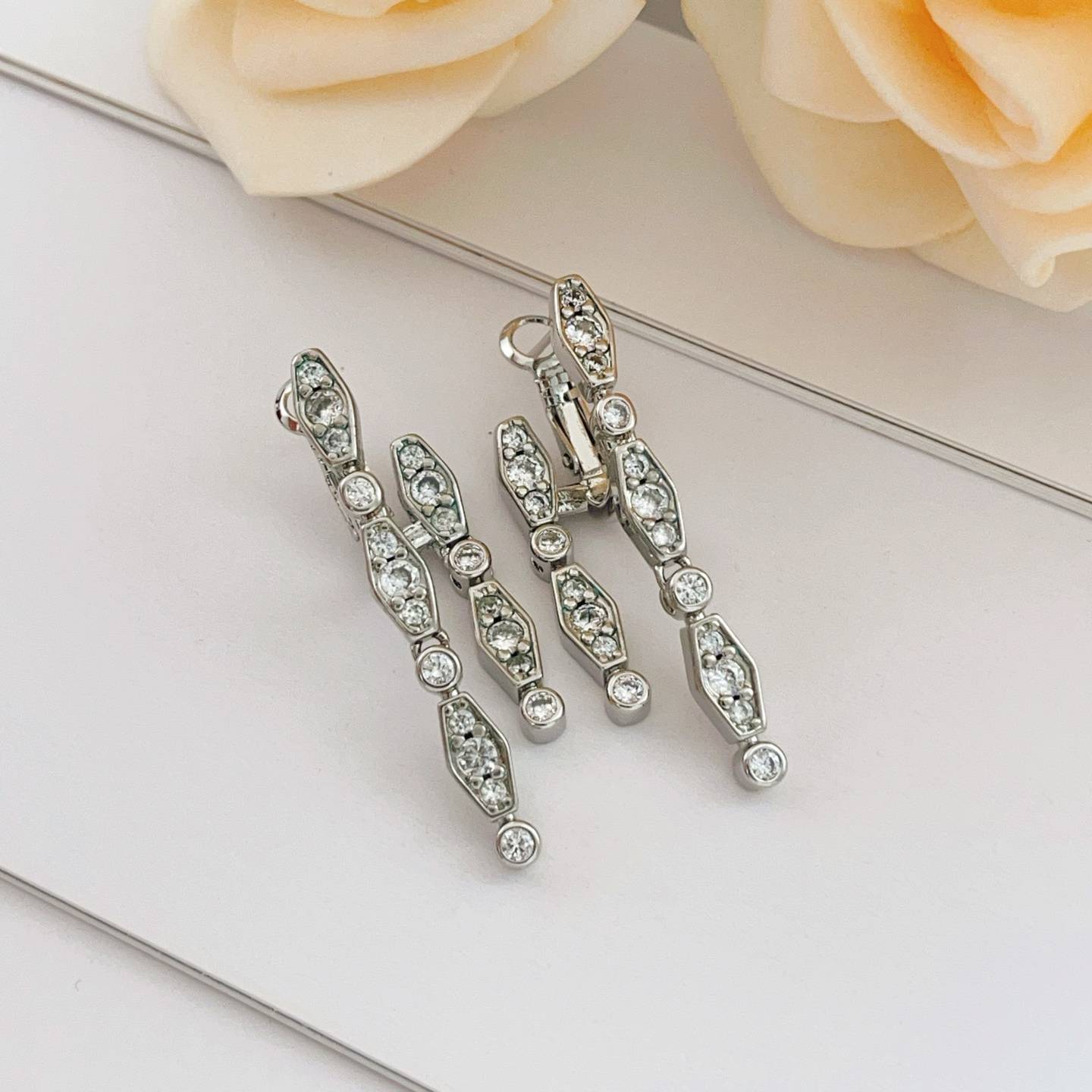Cartier カルティエ レディース ピアス ジュスト アン クル ダイヤモンド 750 ホワイトゴールド ブランドジュエリー お祝いギフト - 画像 5