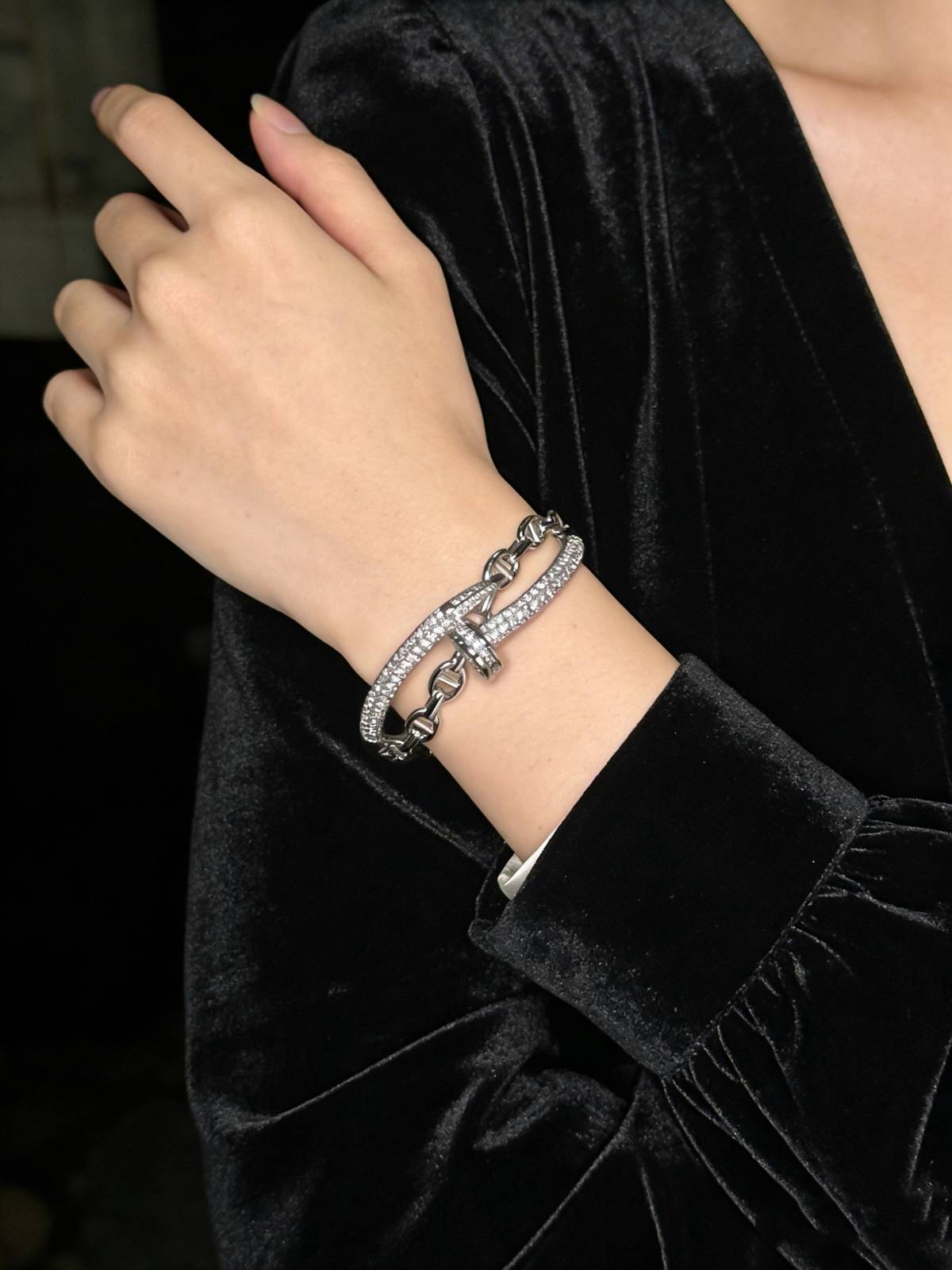 Cartier カルティエ レディース ブレスレット ジュスト アン クル 750 ホワイトゴールド ダイヤモンド ブランドジュエリー 普段使い - 画像 3
