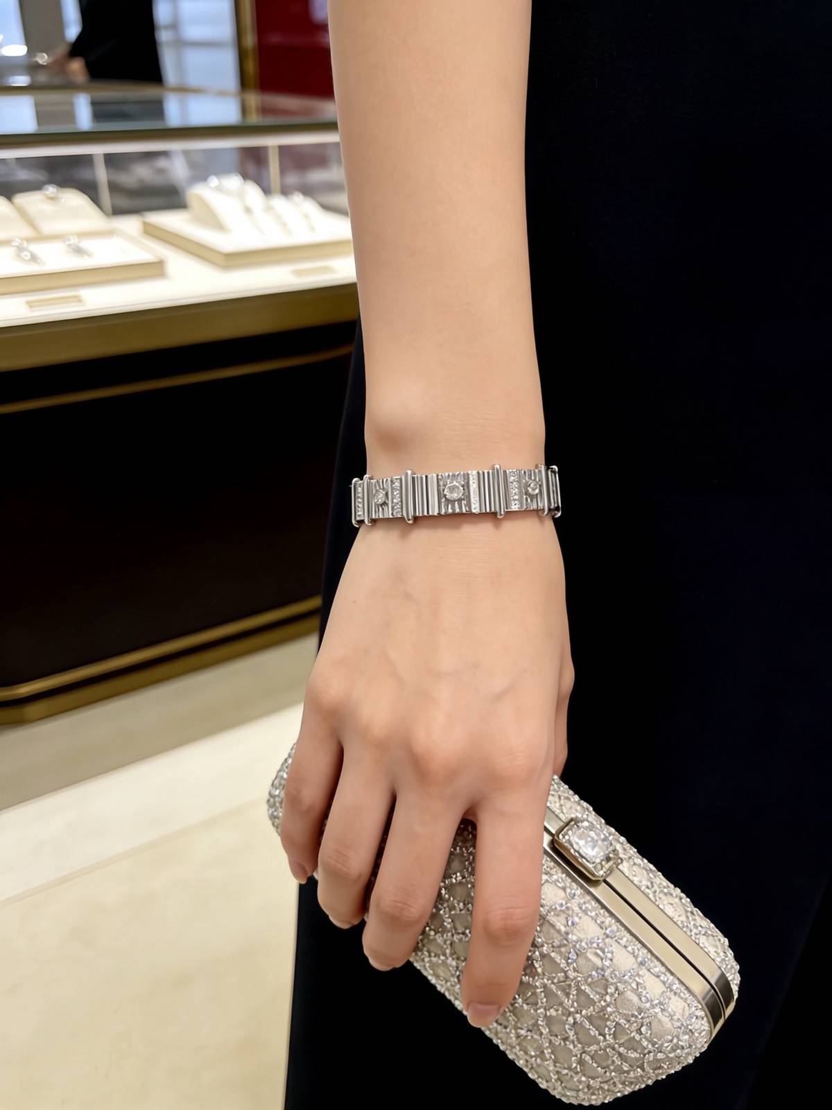 Cartier カルティエ レディース ブレスレット ジュスト アン クル 750 イエローゴールド ブランドジュエリー 普段使い - 画像 3