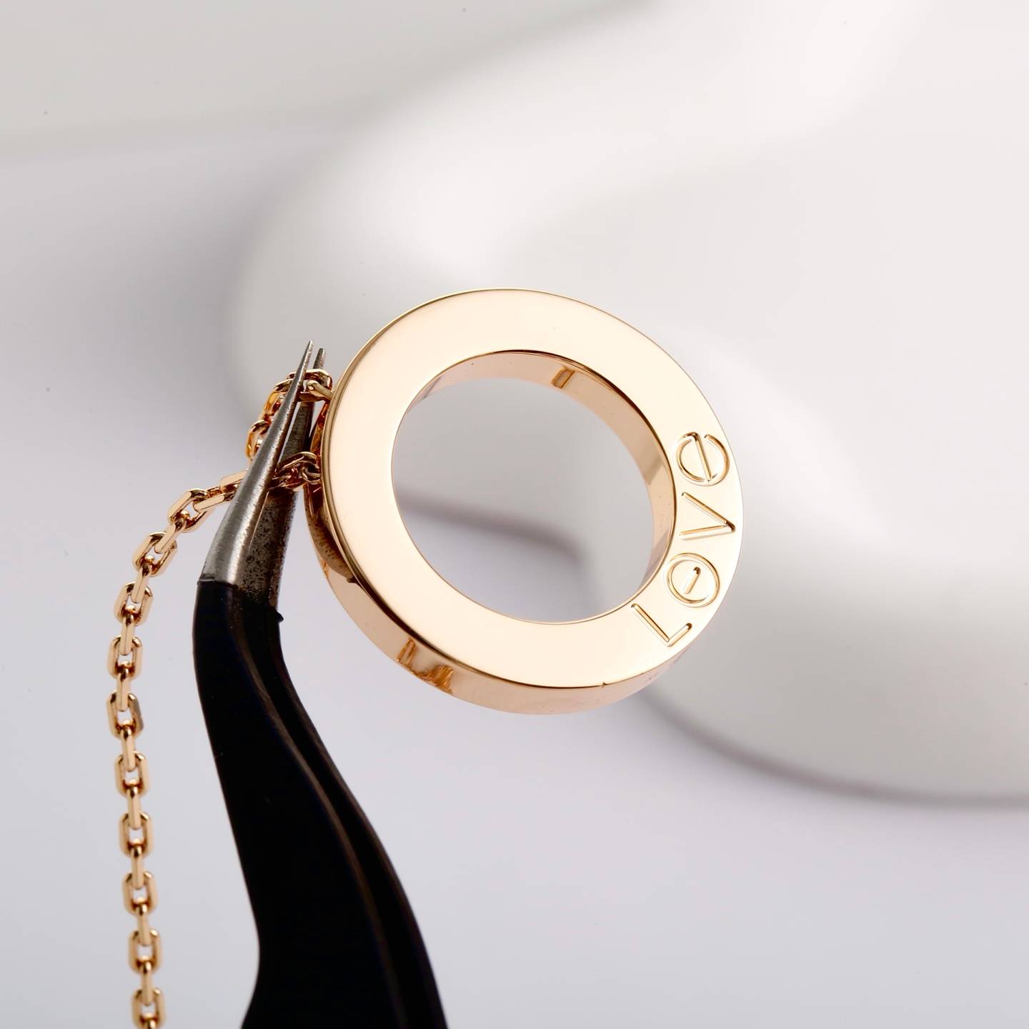 Cartier カルティエ レディース ネックレス LOVE ラブ プラチナ ダイヤモンド ブランドジュエリー 普段使い ギフト - 画像 3