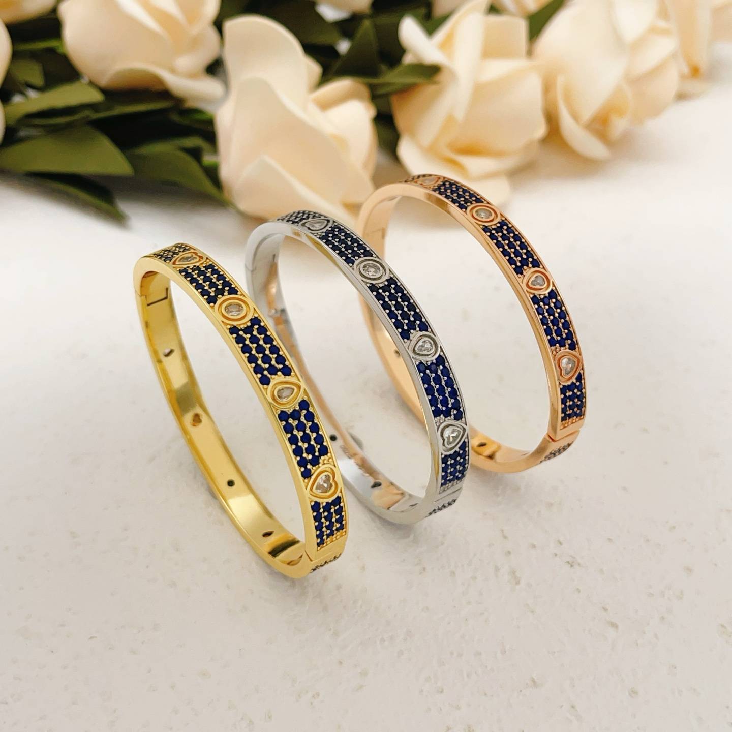 Cartier カルティエ レディース ブレスレット LOVE ラブブレス メタル ダイヤモンド グループ 結婚指輪 ブランドジュエリー