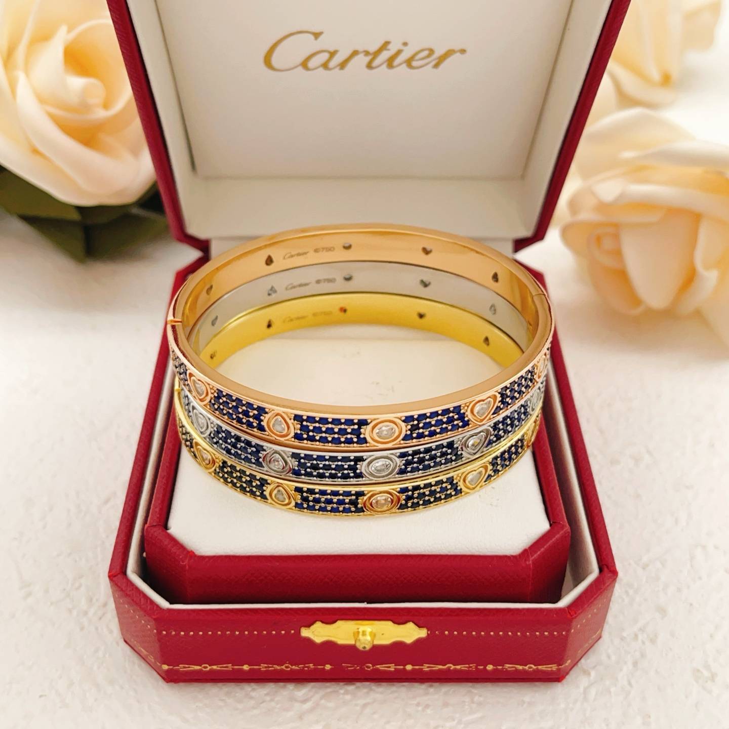 Cartier カルティエ レディース ブレスレット LOVE ラブブレス メタル ダイヤモンド グループ 結婚指輪 ブランドジュエリー - 画像 2