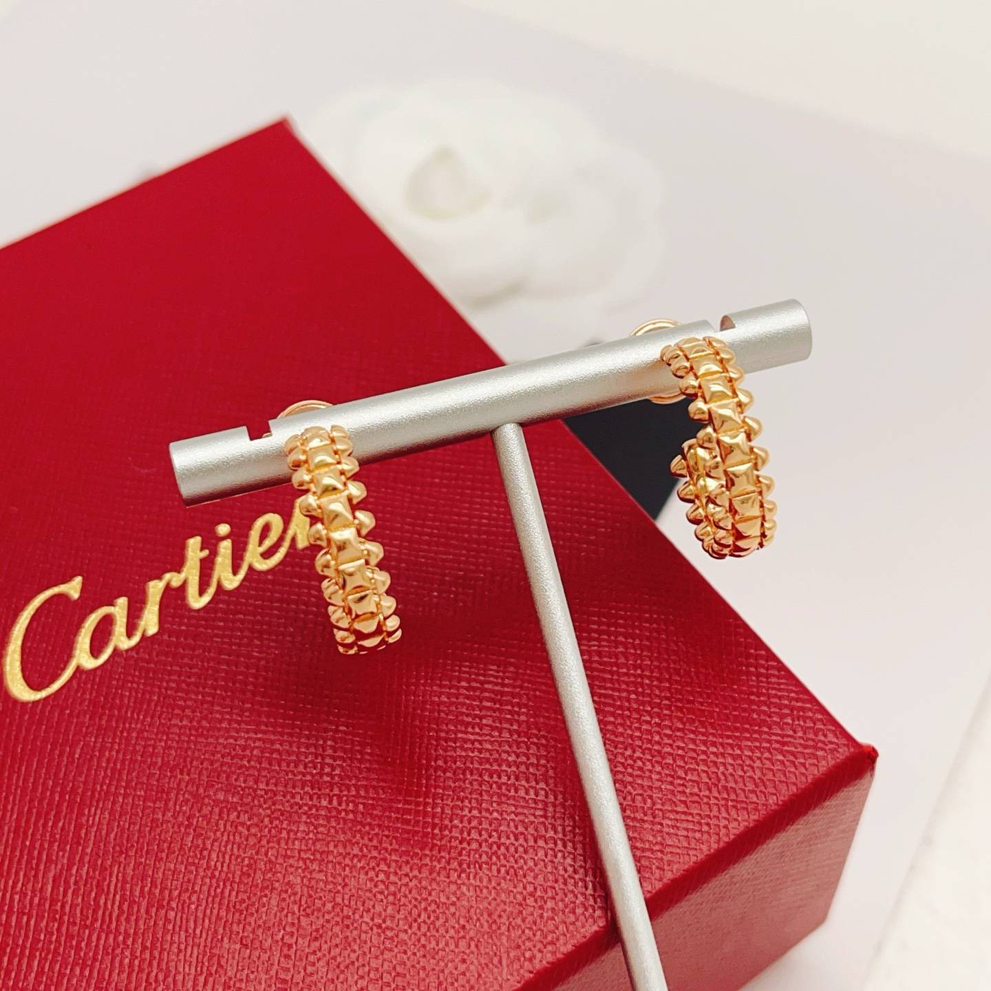 Cartier カルティエ レディース ピアス ジュスト アン クル 750YG ブランドジュエリー 普段使い ギフト - 画像 9