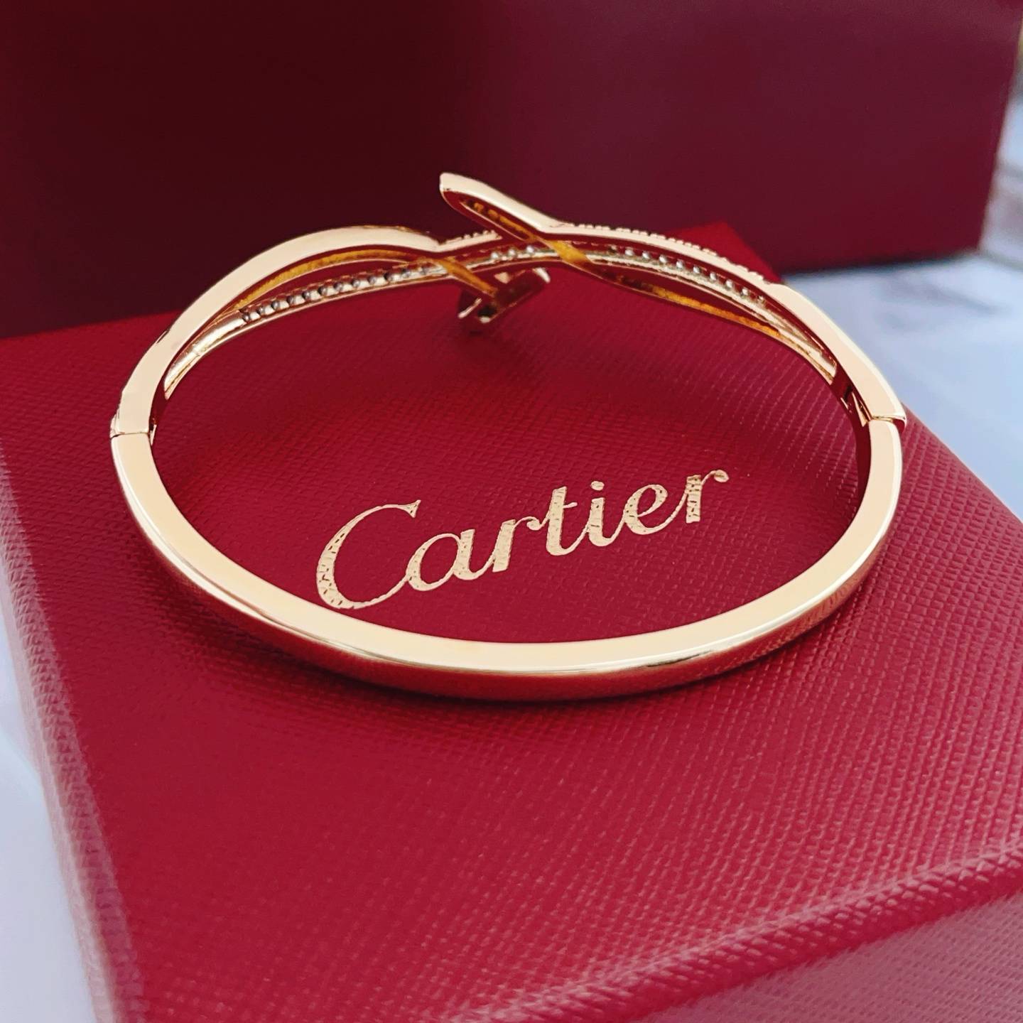 Cartier カルティエ レディース ブレスレット ジュスト アン クル 18金 ダイヤモンド ブランドジュエリー 普段使い ギフト - 画像 8