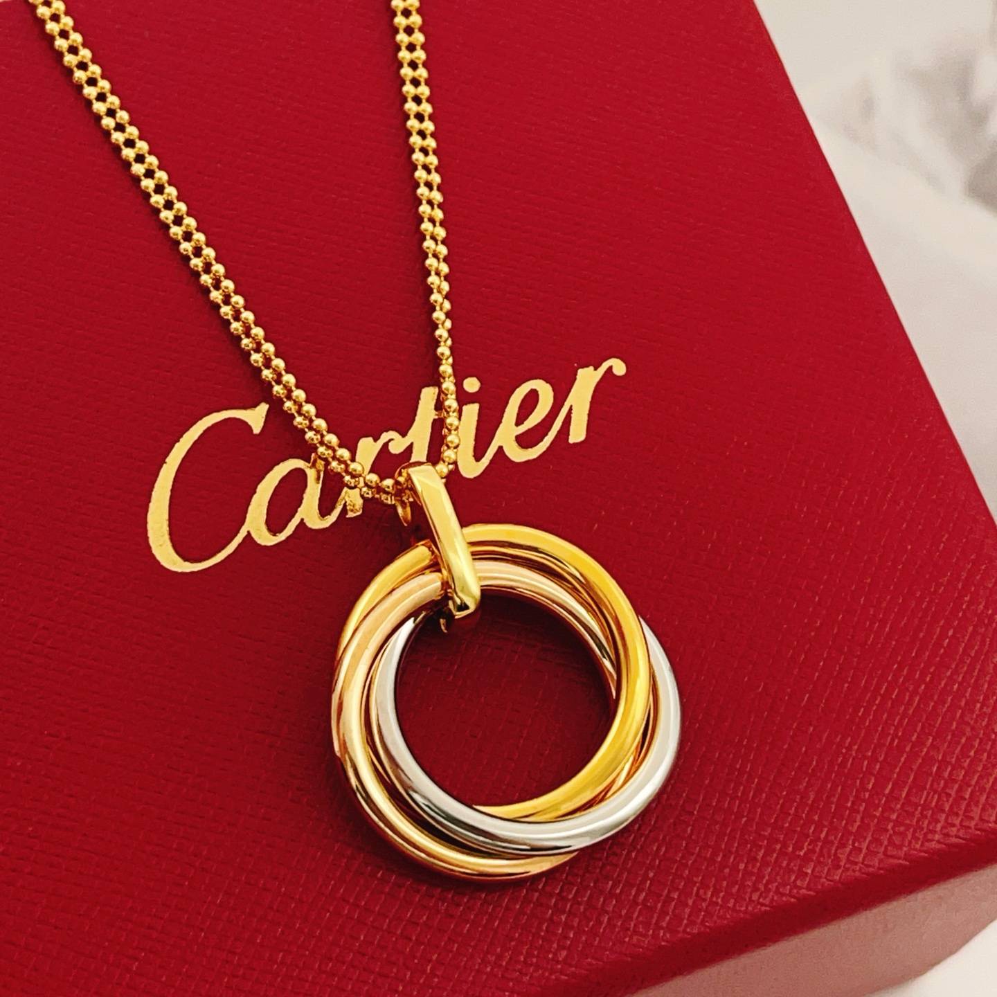Cartier カルティエ レディース ネックレス トリニティ 750YG 1Pダイヤ ブランドジュエリー ギフト - 画像 1