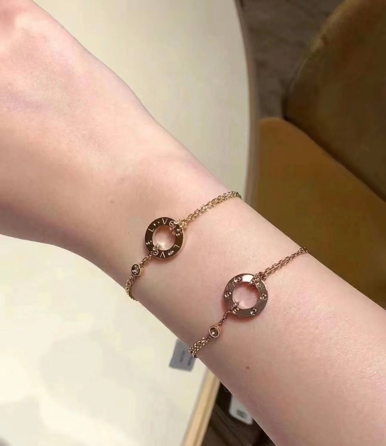 Cartier カルティエ レディース ブレスレット ジュスト アン クル 18金 ブランドジュエリー 普段使い プレゼント - 画像 3
