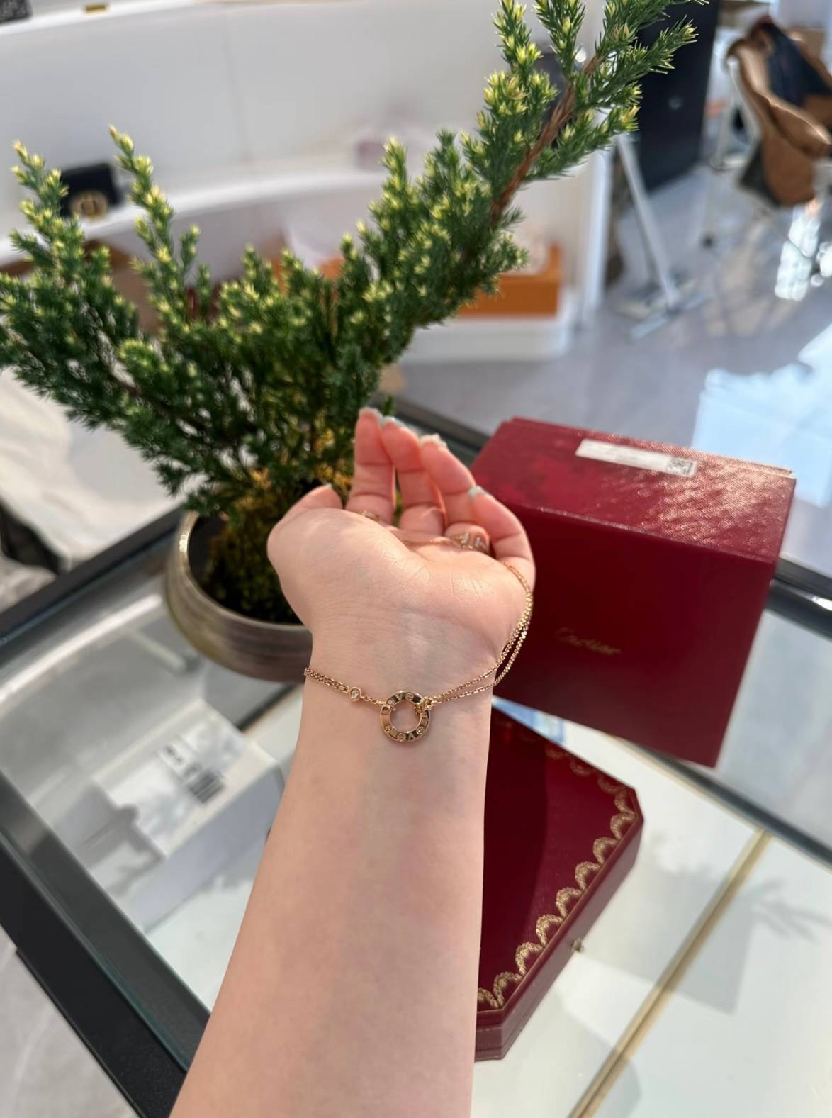 Cartier カルティエ レディース ブレスレット ジュスト アン クル 18金 ブランドジュエリー 普段使い プレゼント - 画像 6