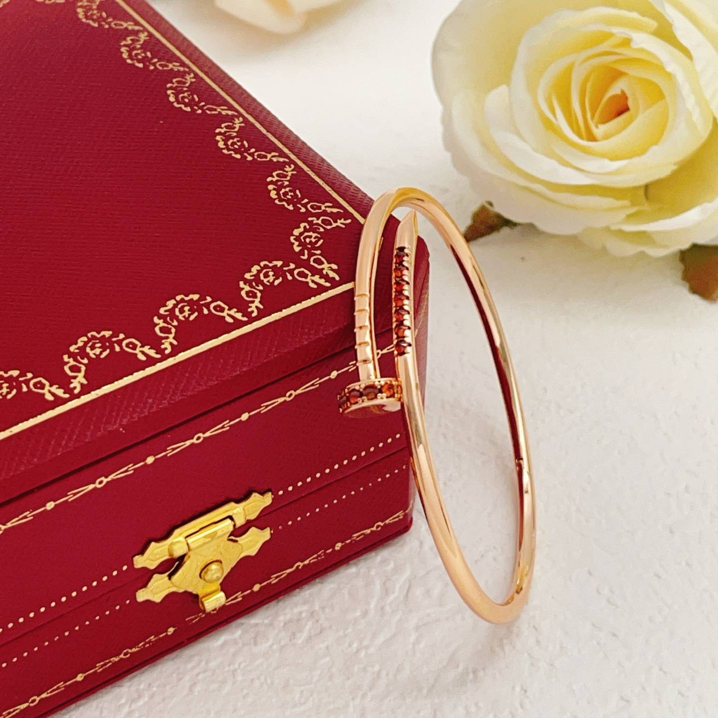 Cartier カルティエ レディース ブレスレット ジュスト アン クル 750 YG ブランドジュエリー 普段使い ギフト - 画像 2