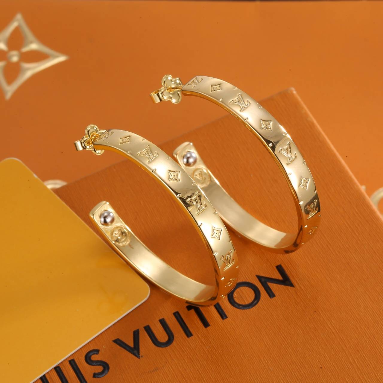 LOUIS VUITTON ルイヴィトン レディース ピアス モノグラム ゴールド仕上げ ブランドアクセサリー 普段使い - 画像 7