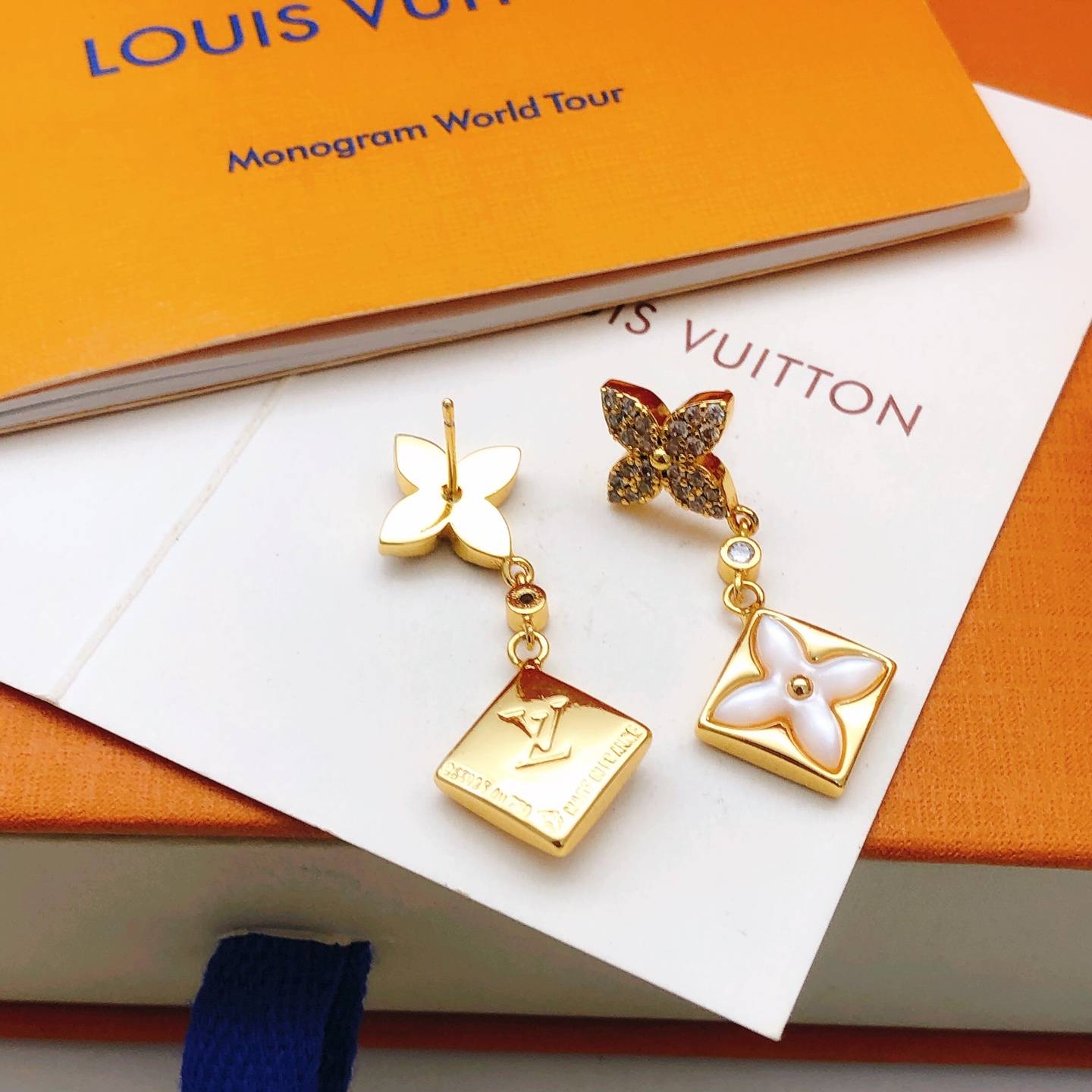 LOUIS VUITTON ルイヴィトン レディース ピアス モノグラム ブルーミング ゴールド仕上げ ブランドアクセサリー 普段使い - 画像 3