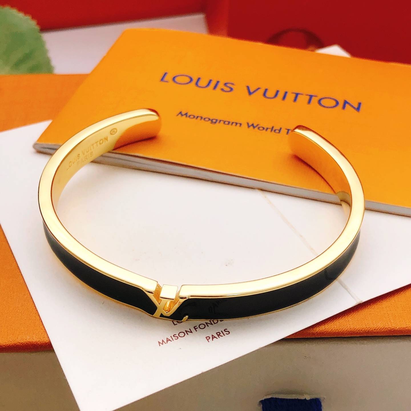 LOUIS VUITTON ルイヴィトン レディース ブレスレット モノグラム エッセンシャルV ゴールド仕上げ シルバーカラー ブランドアクセサリー プチギフ - 画像 2