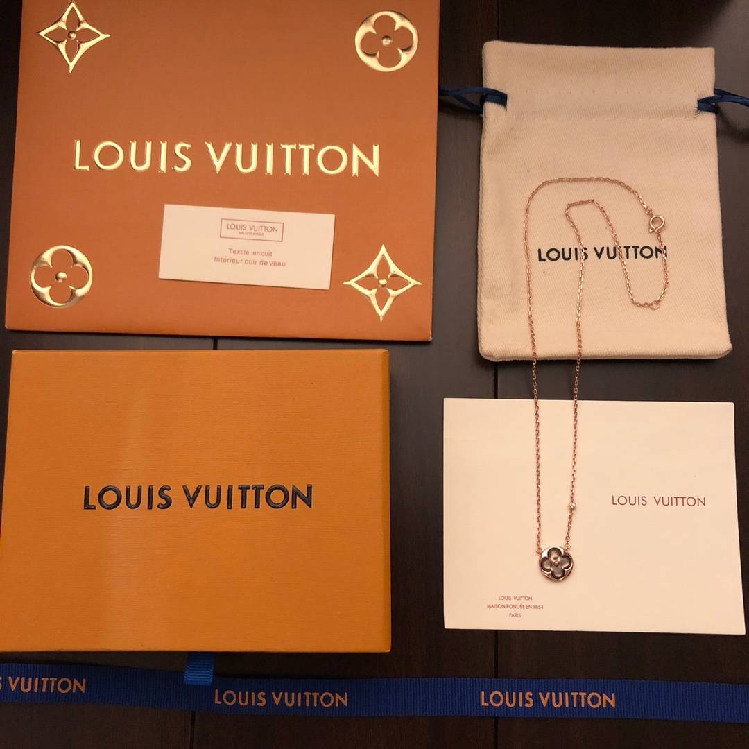LOUIS VUITTON ルイヴィトン レディース ネックレス モノグラム ゴールド仕上げ ブランドアクセサリー ロゴネックレス - 画像 2