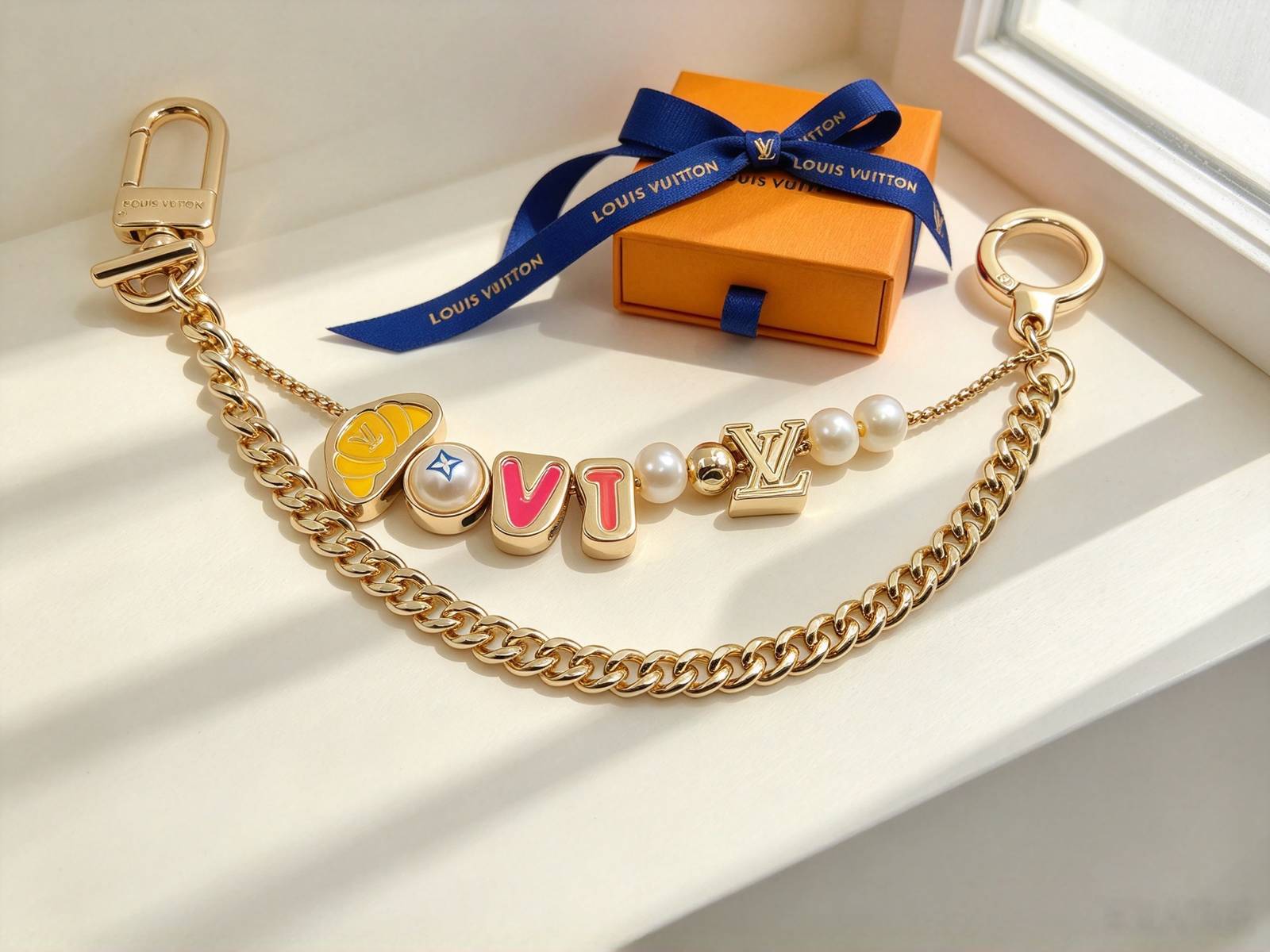 LOUIS VUITTON ルイヴィトン レディース ブレスレット チャーム ペアチェーン アルファベット パール ゴールド メタル アクセサリー - 画像 5