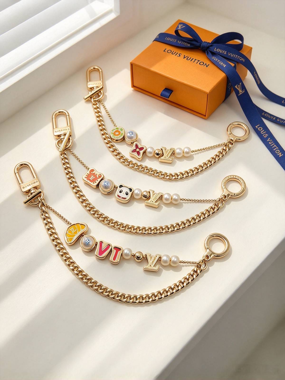LOUIS VUITTON ルイヴィトン レディース ブレスレット チャーム ペアチェーン アルファベット パール ゴールド メタル アクセサリー - 画像 9