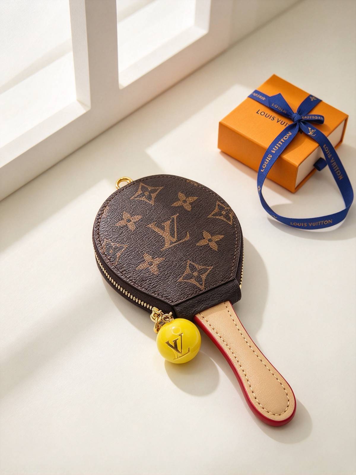 LOUIS VUITTON ルイヴィトン レディース キーホルダー モノグラム レザー ジュエリー ブランドアクセサリー プチギフト - 画像 2