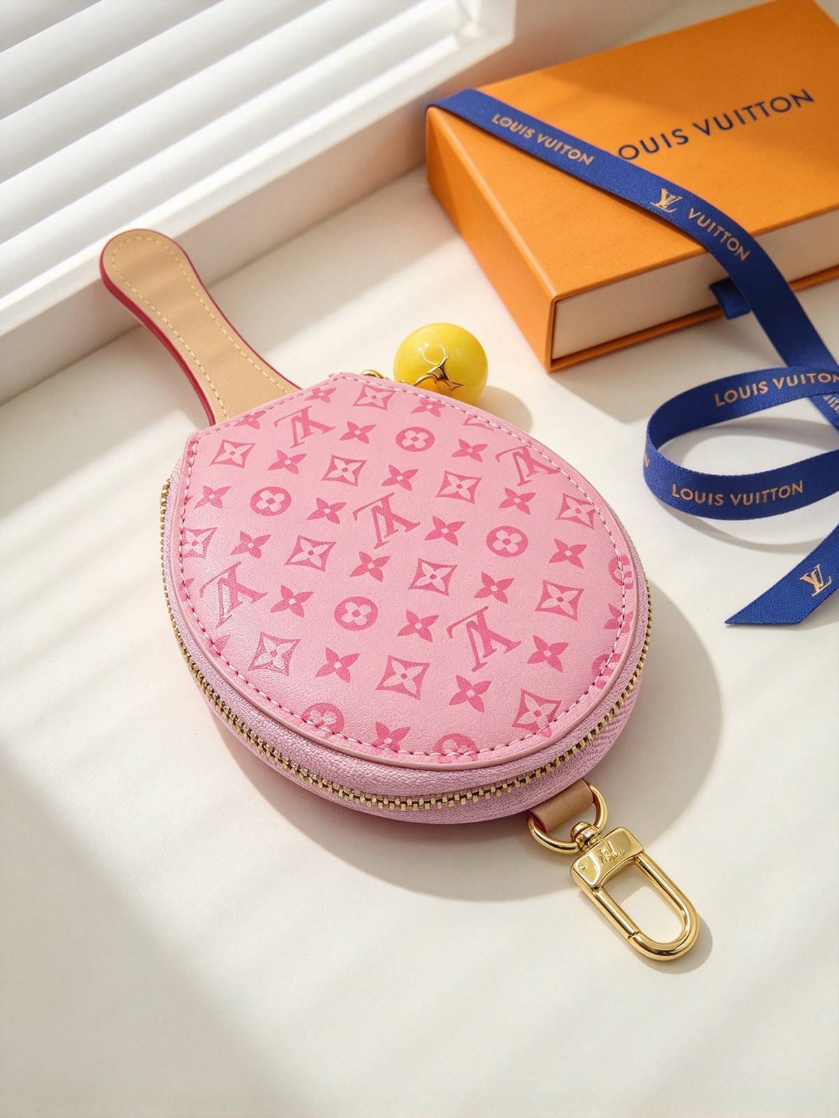 LOUIS VUITTON ルイヴィトン レディース キーホルダー モノグラム レザー ジュエリー ブランドアクセサリー プチギフト - 画像 5
