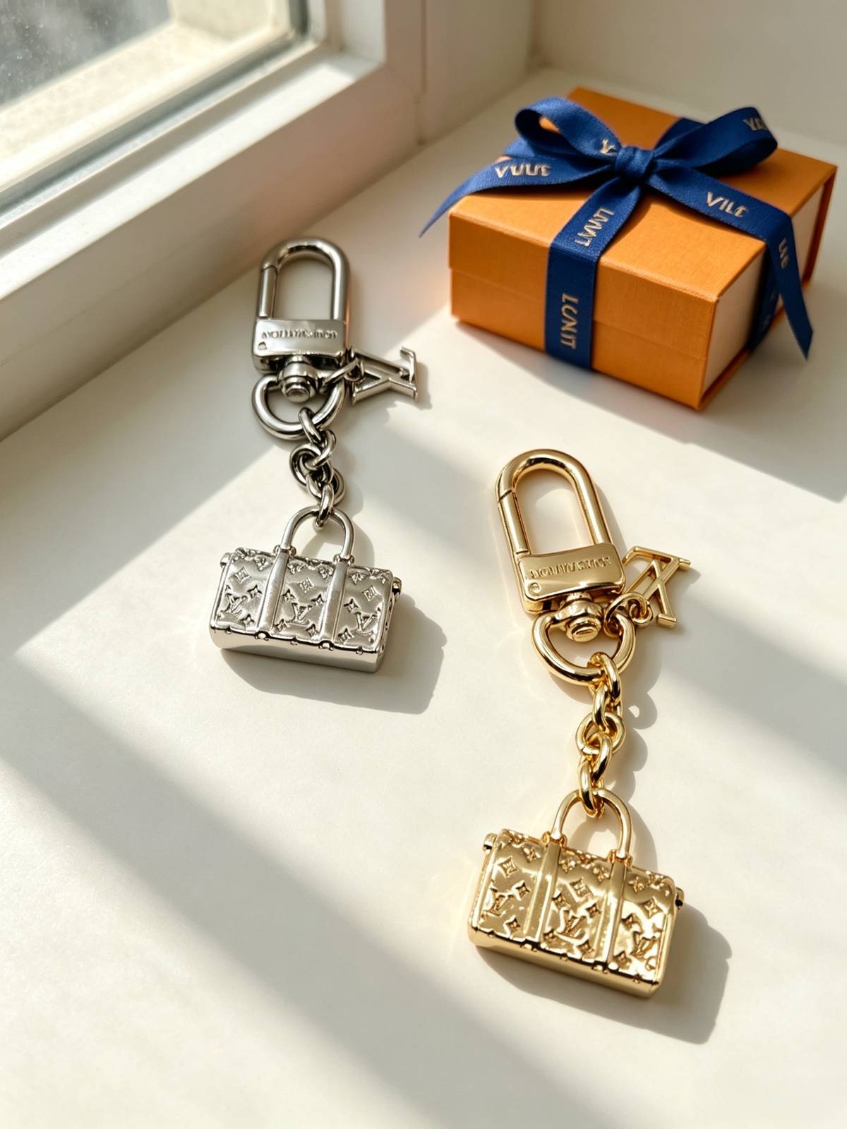 LOUIS VUITTON ルイヴィトン レディース キーホルダー モノグラム カデナ ブランドアクセサリー ギフト - 画像 7