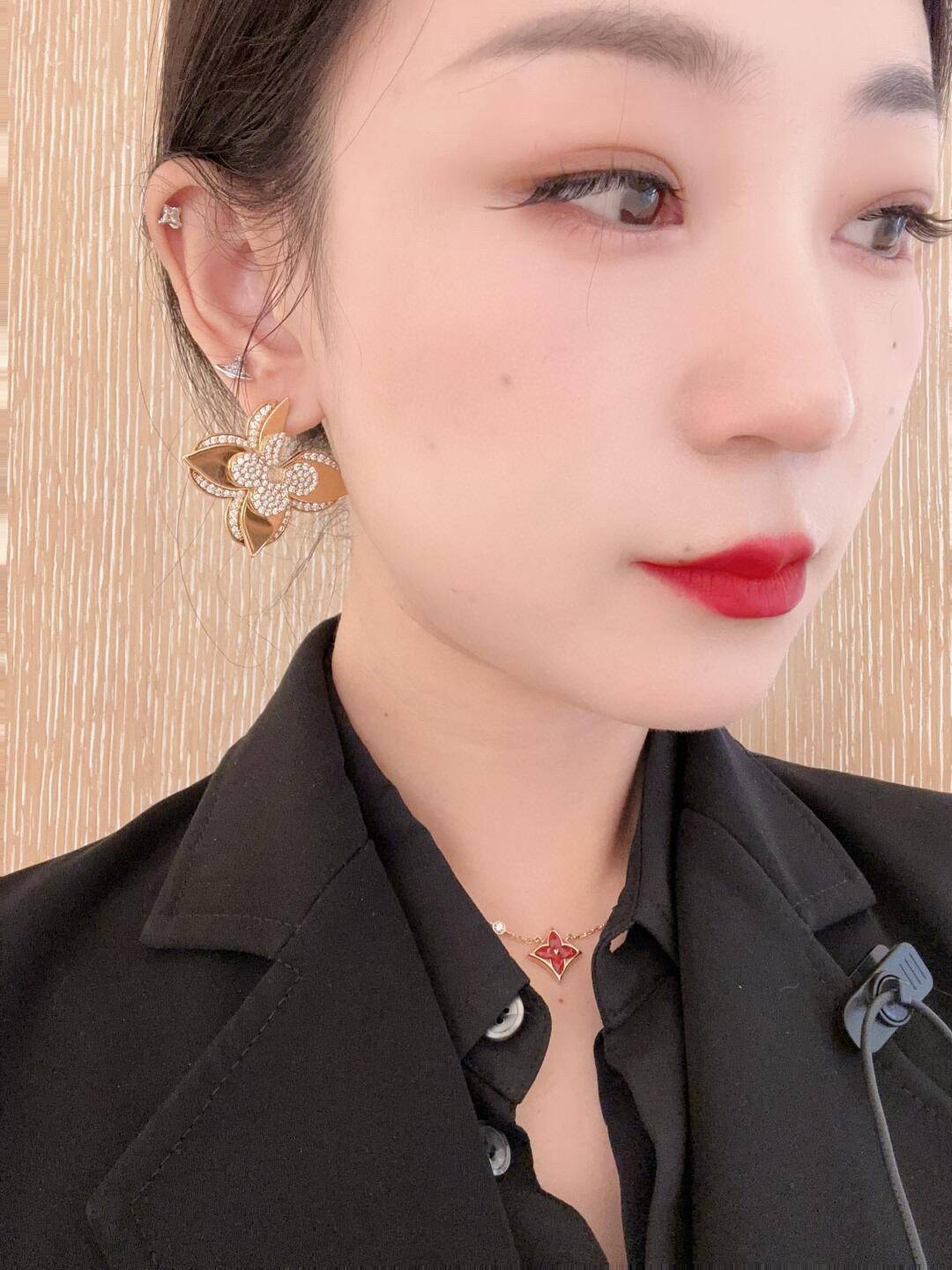LOUIS VUITTON ルイヴィトン レディース ピアス モノグラム ブロッサム ゴールド仕上げ ブランドアクセサリー 普段使い - 画像 10
