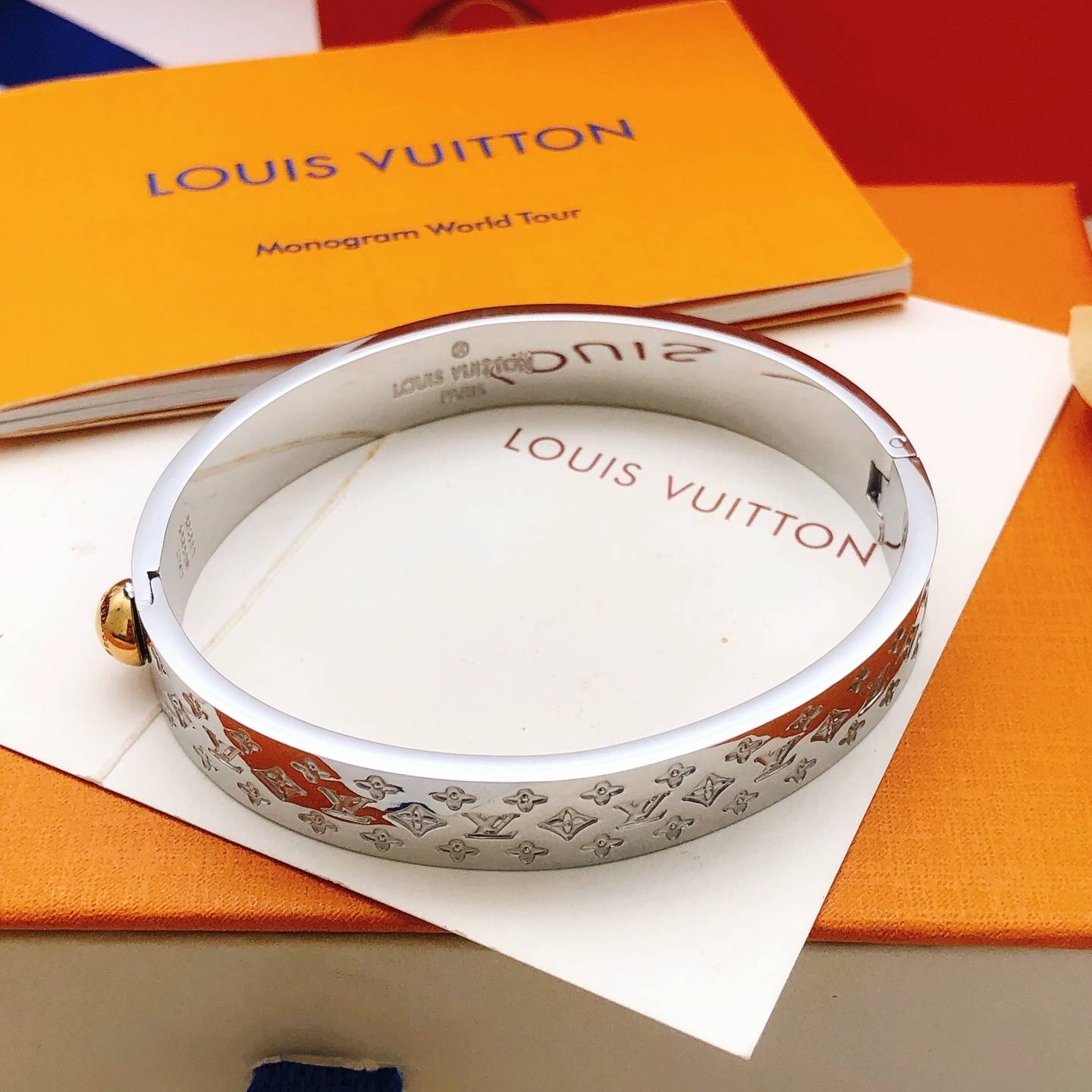 LOUIS VUITTON ルイヴィトン レディース ブレスレット モノグラム シルバーカラー ブランドアクセサリー お祝いギフト - 画像 5