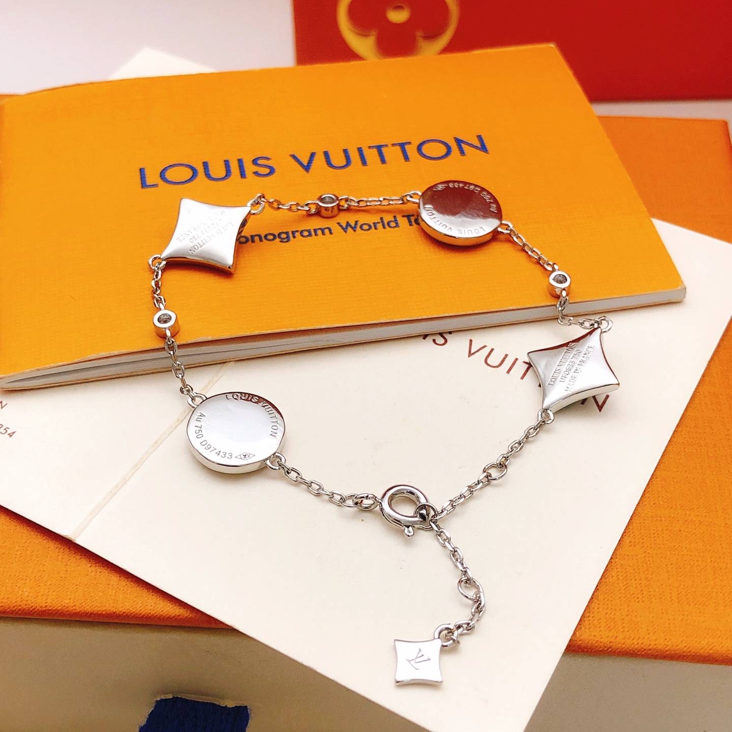 LOUIS VUITTON ルイヴィトン レディース ブレスレット モノグラム エセンシャル V シルバーカラー ゴールド仕上げ ブランドアクセサリー プチギフ - 画像 5