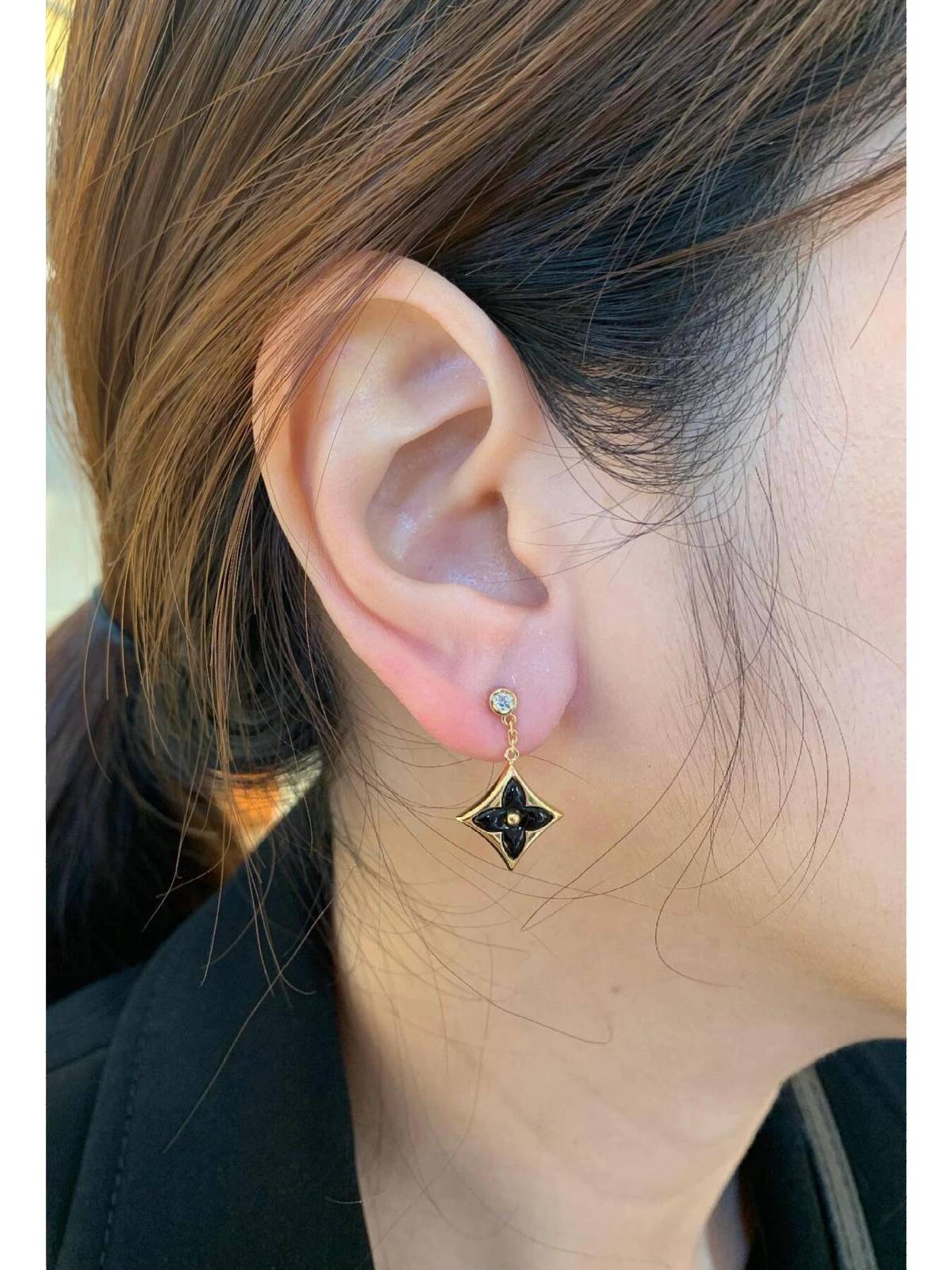 LOUIS VUITTON ルイヴィトン レディース ピアス モノグラム ブラスレ ブラック ゴールド仕上げ ロゴネックレス ブランドアクセサリー - 画像 2