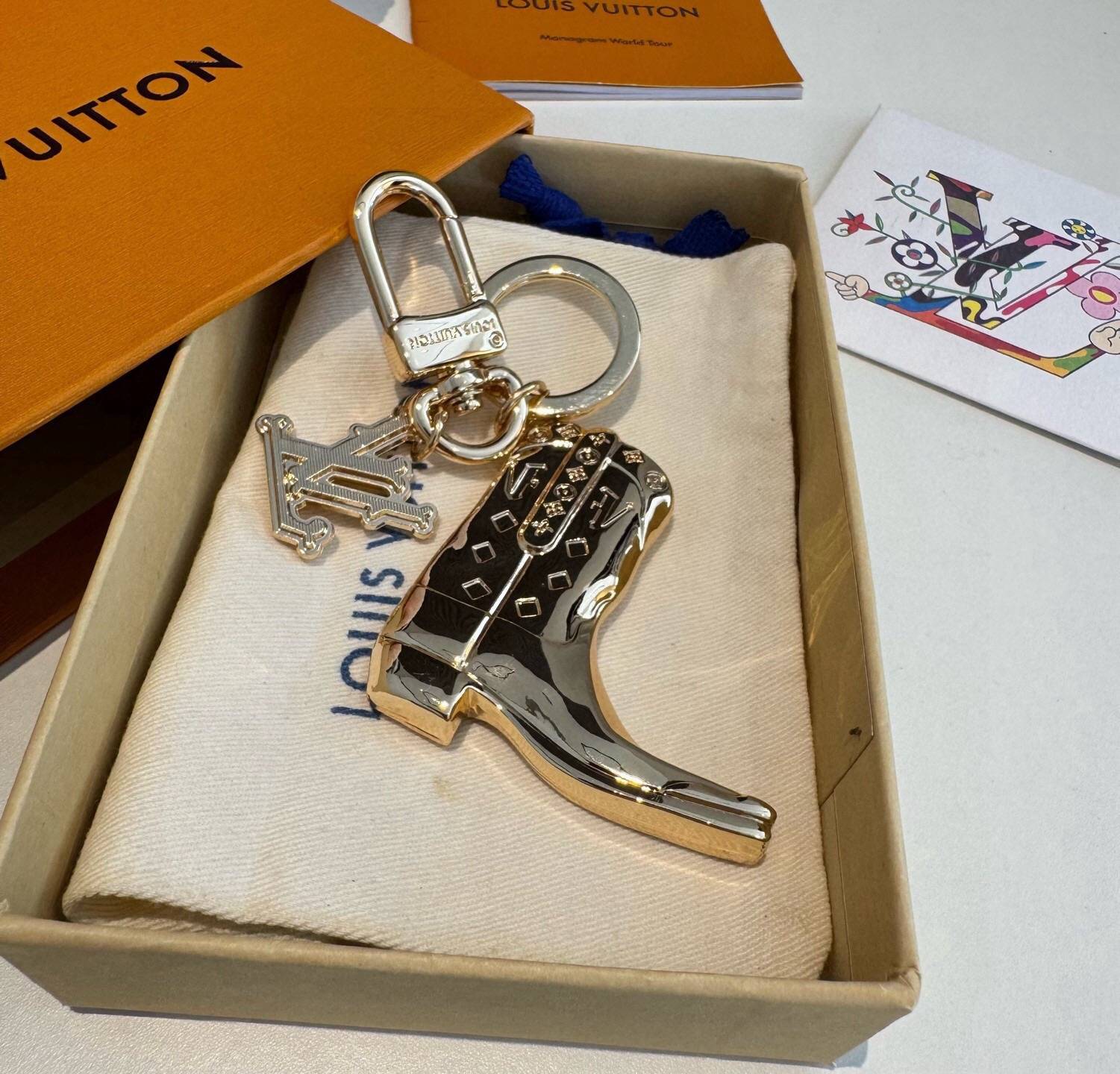 LOUIS VUITTON ルイヴィトン レディース キーホルダー モノグラム ブラスレ ウエスタンブーツ ブランドアクセサリー プチギフト - 画像 3