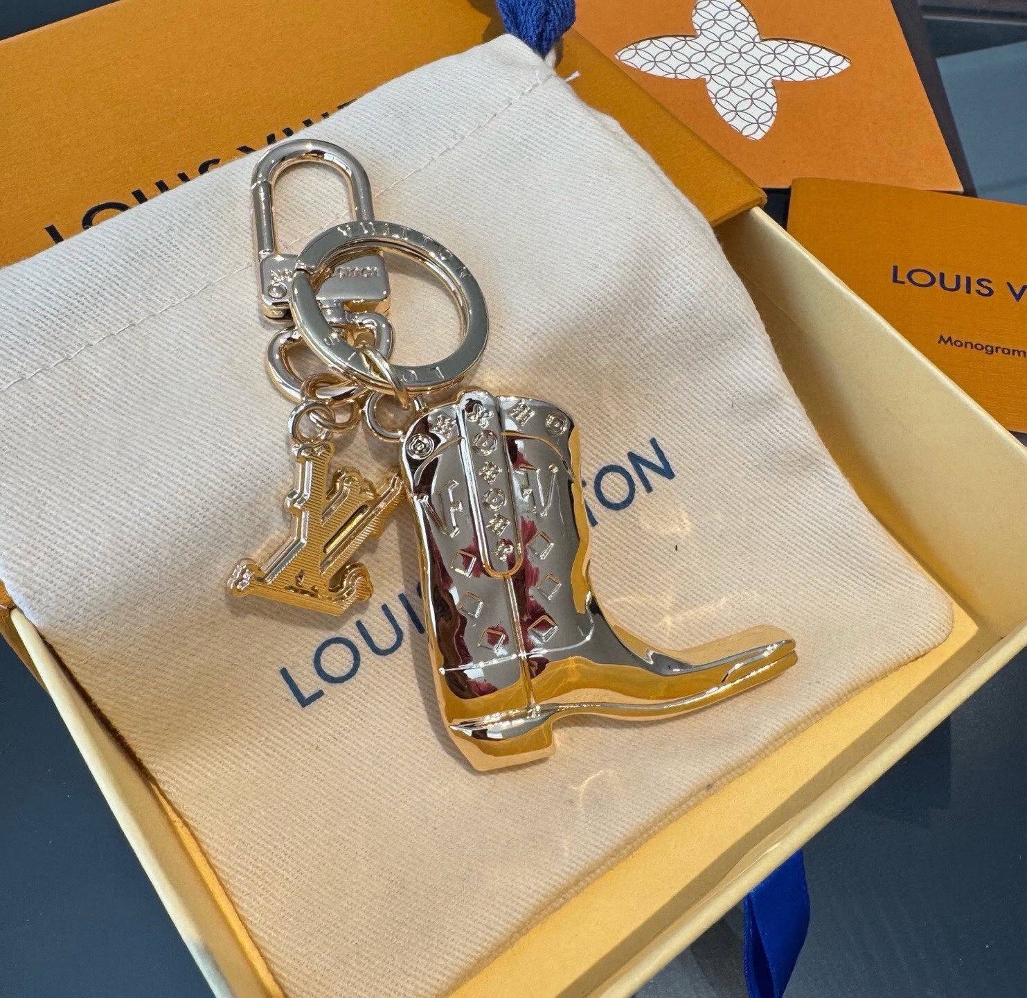 LOUIS VUITTON ルイヴィトン レディース キーホルダー モノグラム ブラスレ ウエスタンブーツ ブランドアクセサリー プチギフト - 画像 8