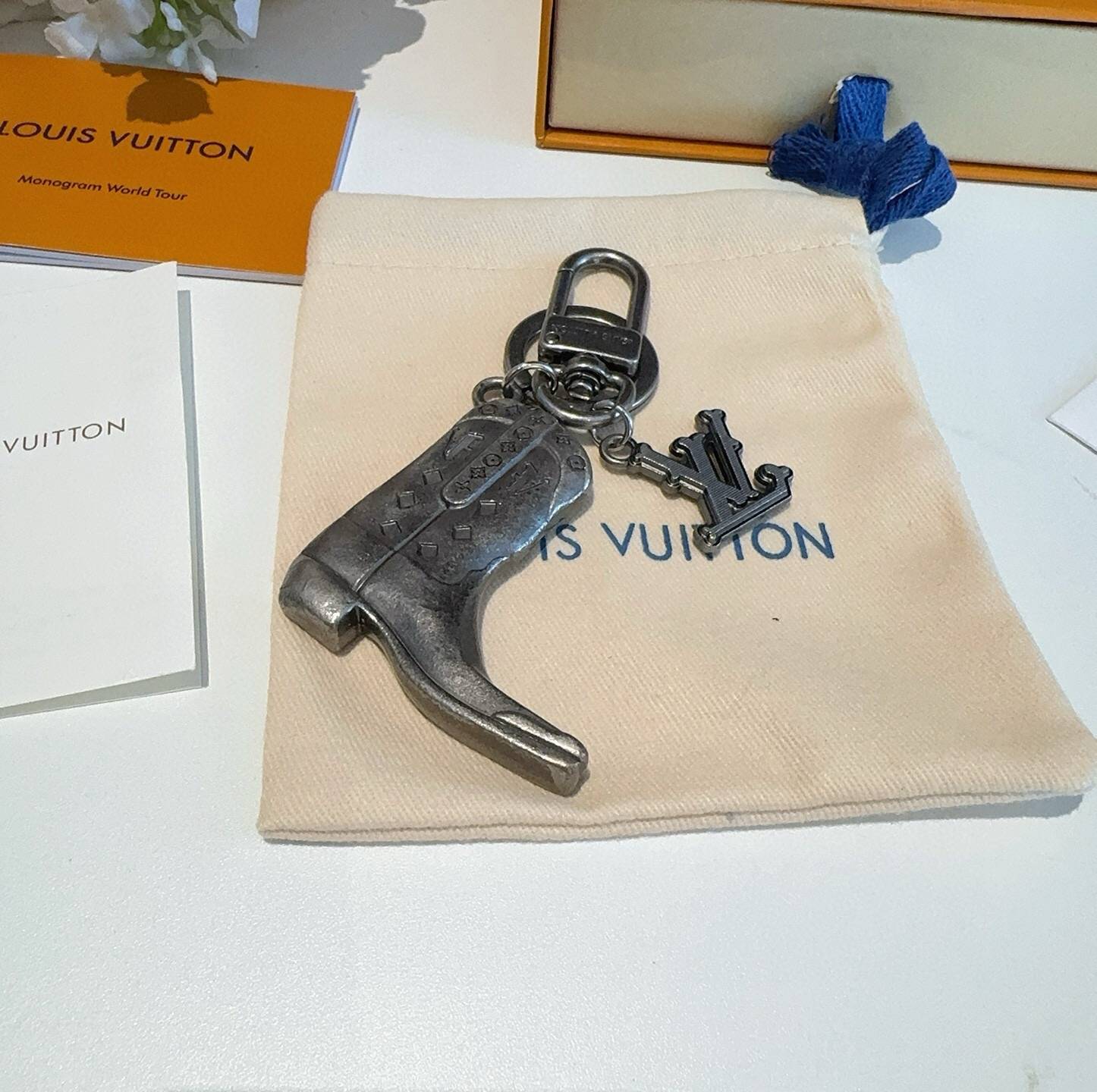 LOUIS VUITTON ルイヴィトン レディース キーホルダー ブラスレ モノグラム ブルーミング シルバーカラー ブランドアクセサリー 通勤 プレゼント - 画像 7