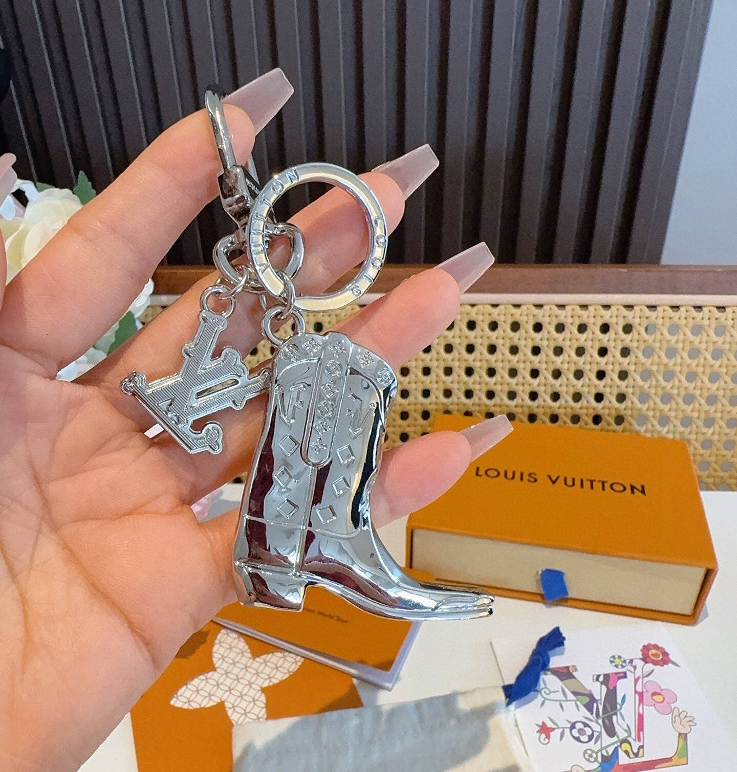 LOUIS VUITTON ルイヴィトン レディース キーホルダー モノグラム ブルーミング メタル シルバーカラー ブランドアクセサリー 自分へのご褒美