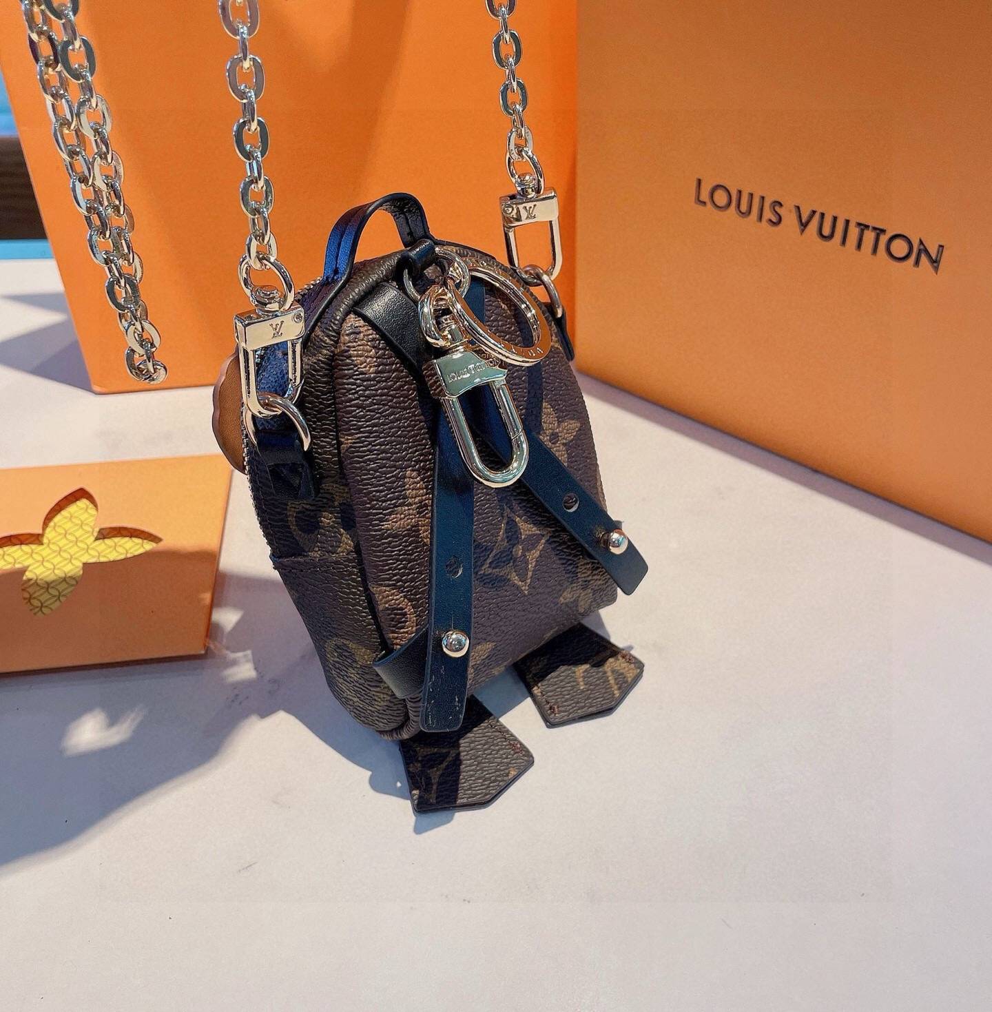 LOUIS VUITTON ルイヴィトン レディース バッグチャーム モノグラム キャンバス キーホルダー ブランドアクセサリー プチバッグ - 画像 6