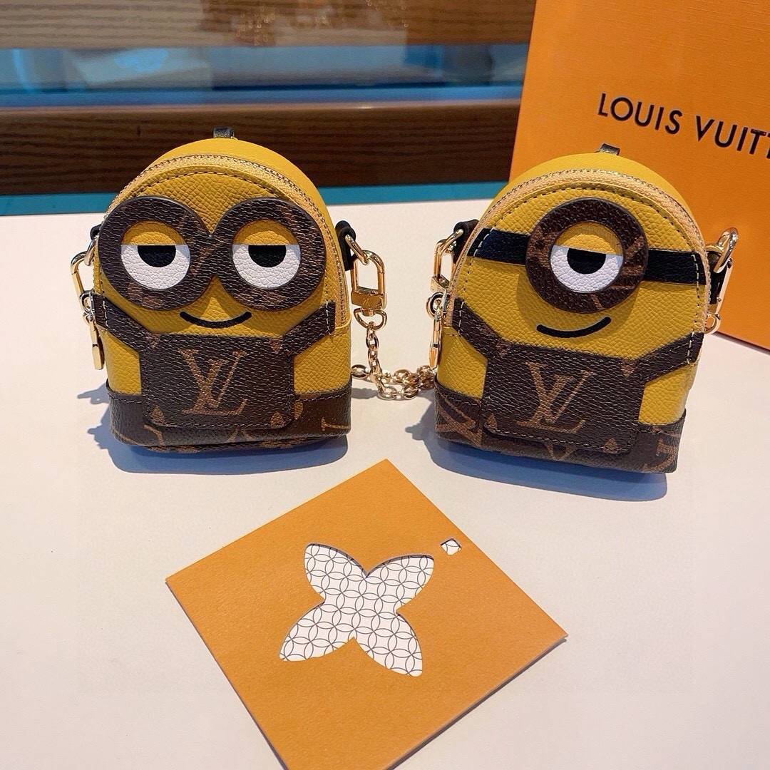 LOUIS VUITTON ルイヴィトン レディース キーホルダー モノグラム ミニオン シルバーカラー ブランドアクセサリー プチギフト