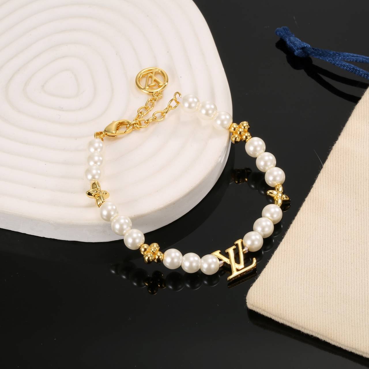 LOUIS VUITTON ルイヴィトン レディース ブレスレット モノグラム プール ダイヤモンド ブランドアクセサリー 普段使い - 画像 2
