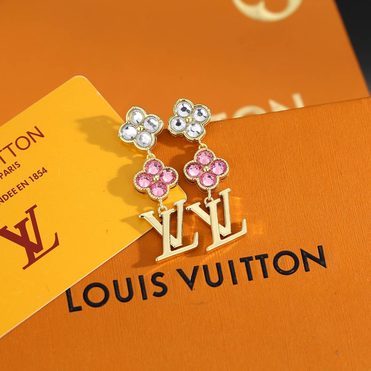 LOUIS VUITTON ルイヴィトン レディース ピアス モノグラム ブルーミング ゴールド仕上げ ブランドアクセサリー 普段使い