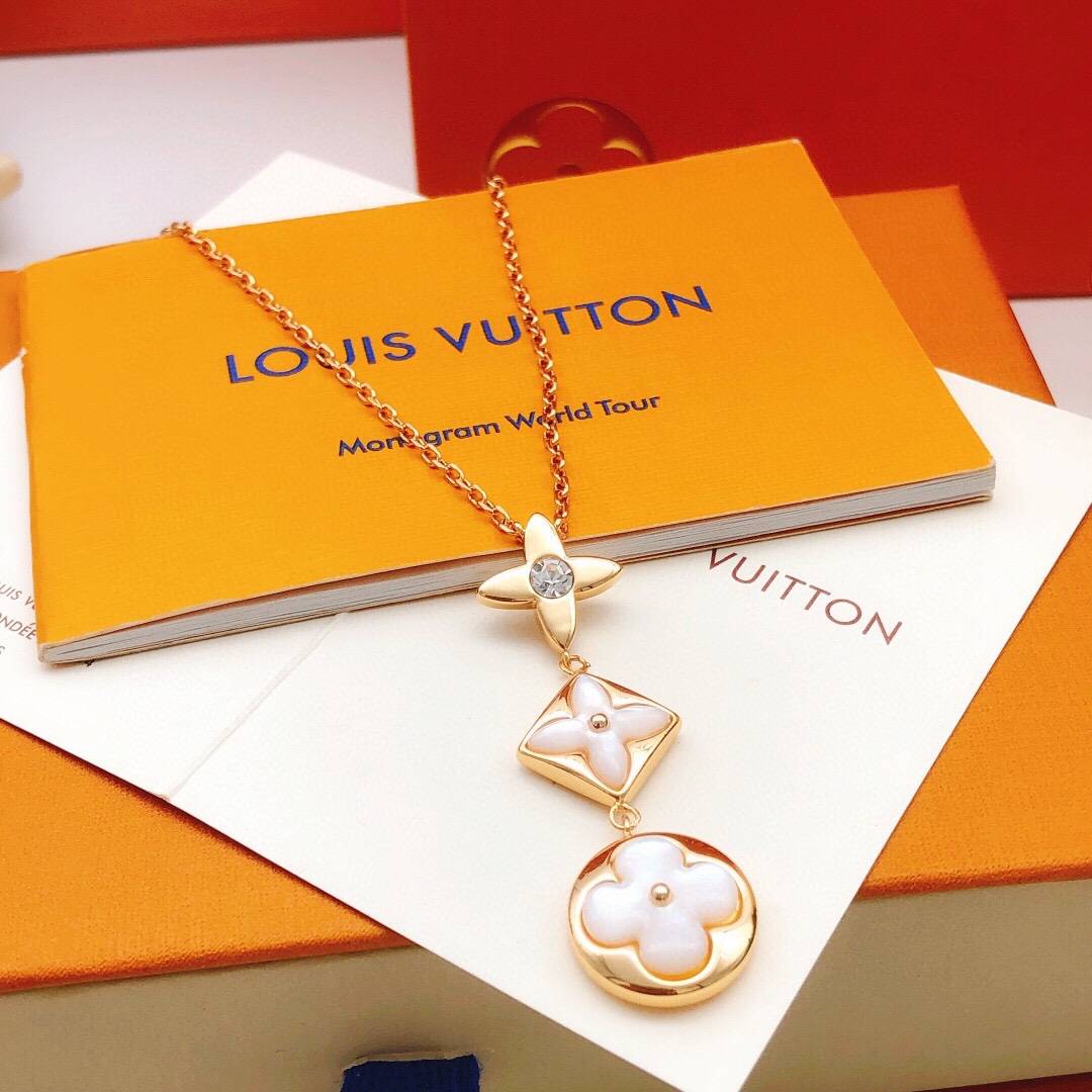 LOUIS VUITTON ルイヴィトン レディース ネックレス モノグラム ゴールド仕上げ ブランドアクセサリー ロゴネックレス