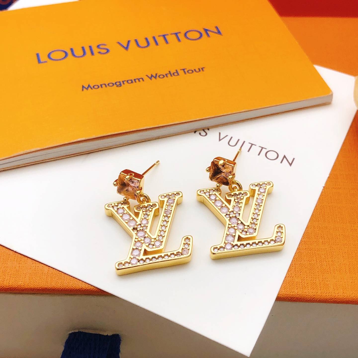 LOUIS VUITTON ルイヴィトン レディース ピアス LVイニシャル ダイヤモンド GP ブランドアクセサリー プレゼント - 画像 7