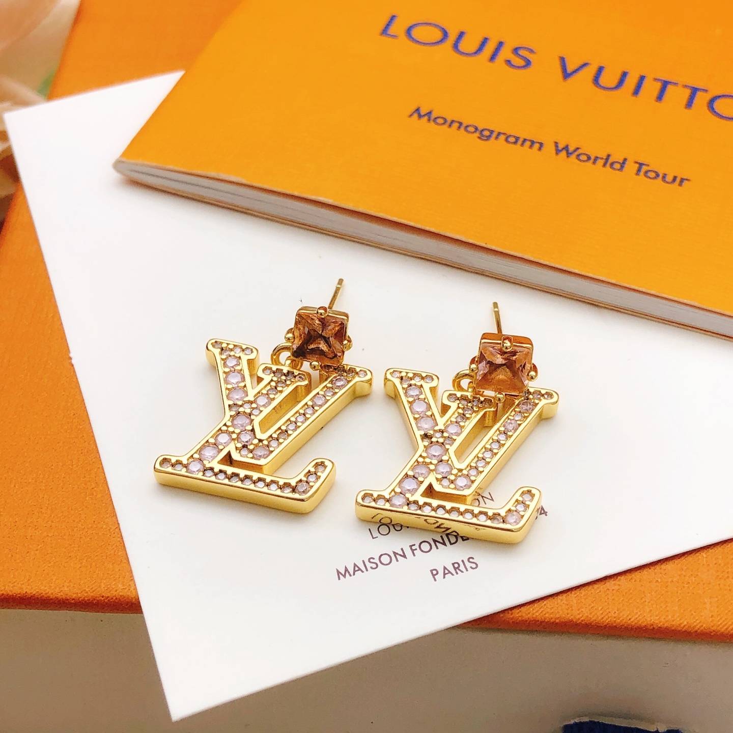 LOUIS VUITTON ルイヴィトン レディース ピアス LVイニシャル ダイヤモンド GP ブランドアクセサリー プレゼント - 画像 8
