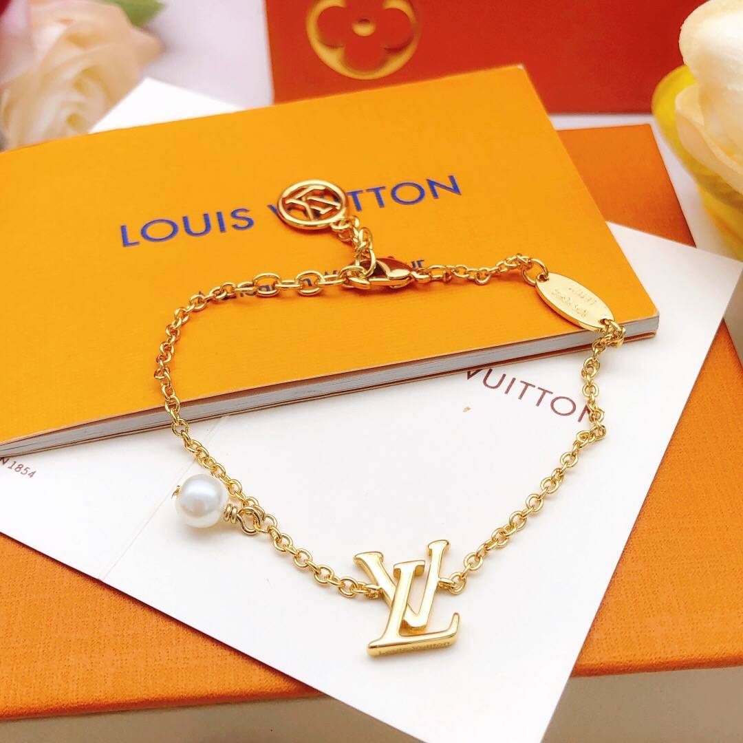 LOUIS VUITTON ルイヴィトン レディース ブレスレット LVイニシャル ゴールド仕上げ ブランドアクセサリー プチギフト ファッション - 画像 4