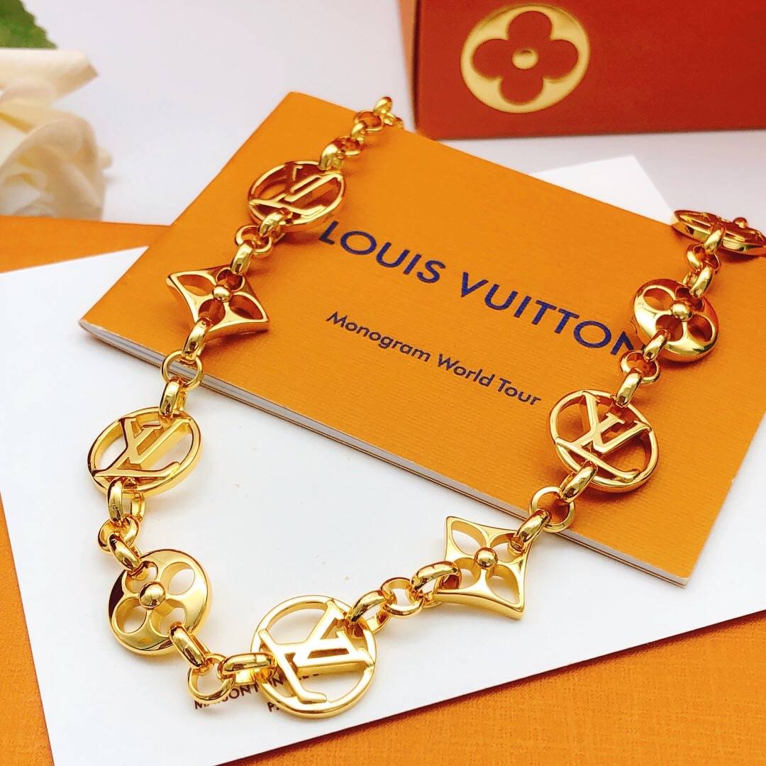 LOUIS VUITTON ルイヴィトン レディース ブレスレット LVイニシャル ゴールド仕上げ ブランドアクセサリー 普段使い