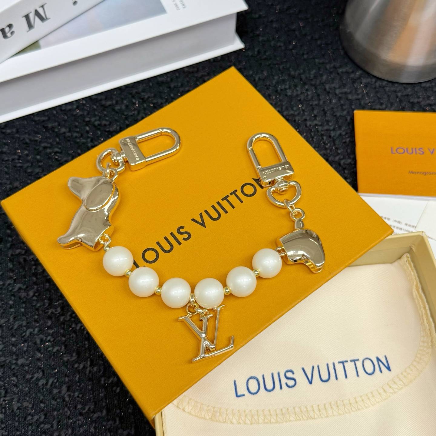 LOUIS VUITTON ルイヴィトン レディース キーホルダー モノグラム LVイニシャル ブルーミング プラスチック ホワイト - 画像 7