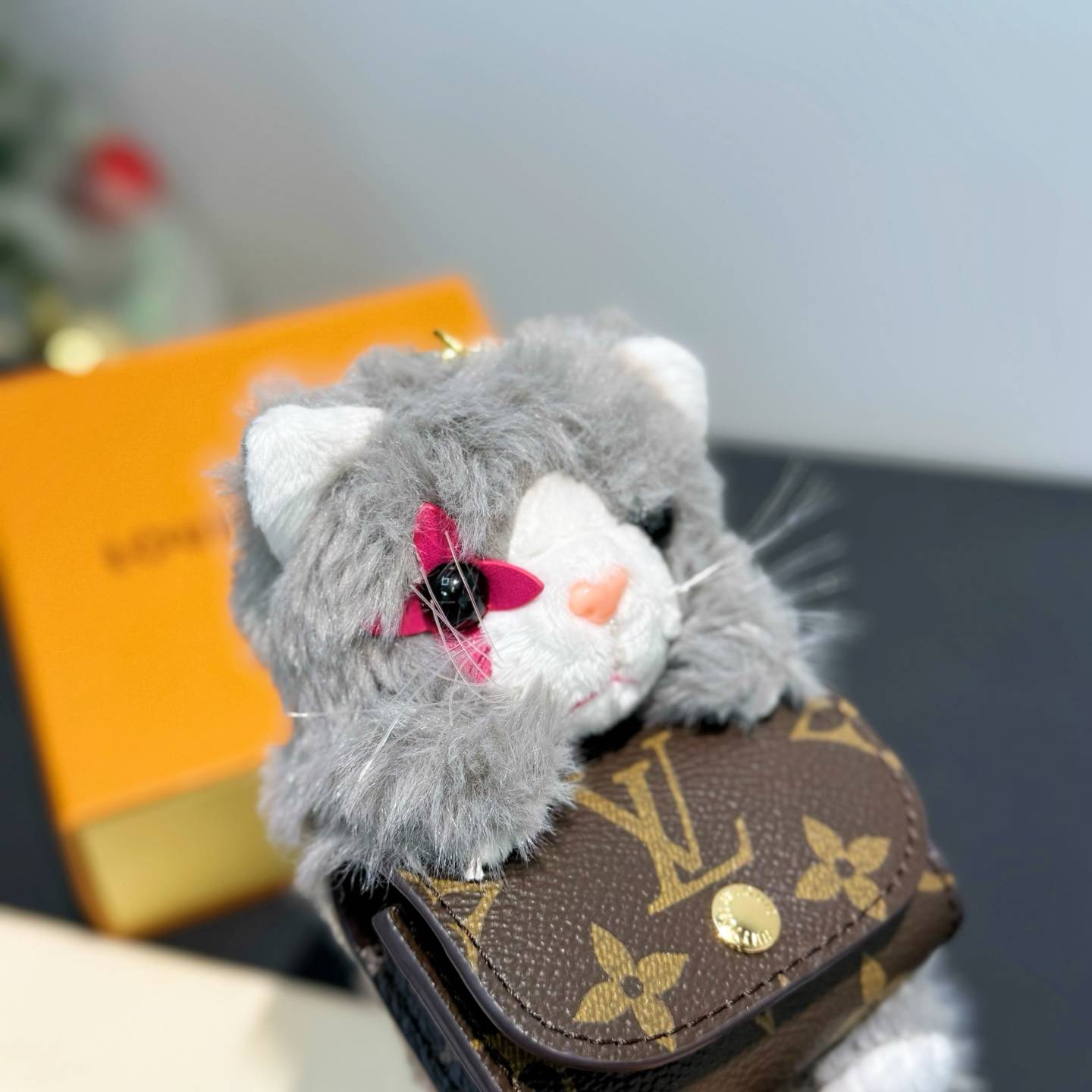 LOUIS VUITTON ルイヴィトン レディース アクセサリー キーホルダー モノグラム LVカットン ブラウン グレー - 画像 7